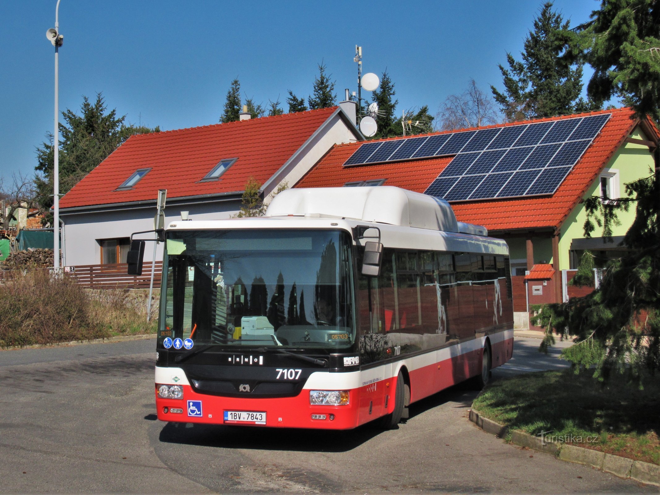 Terminal del autobús nº 57 en Útěchov