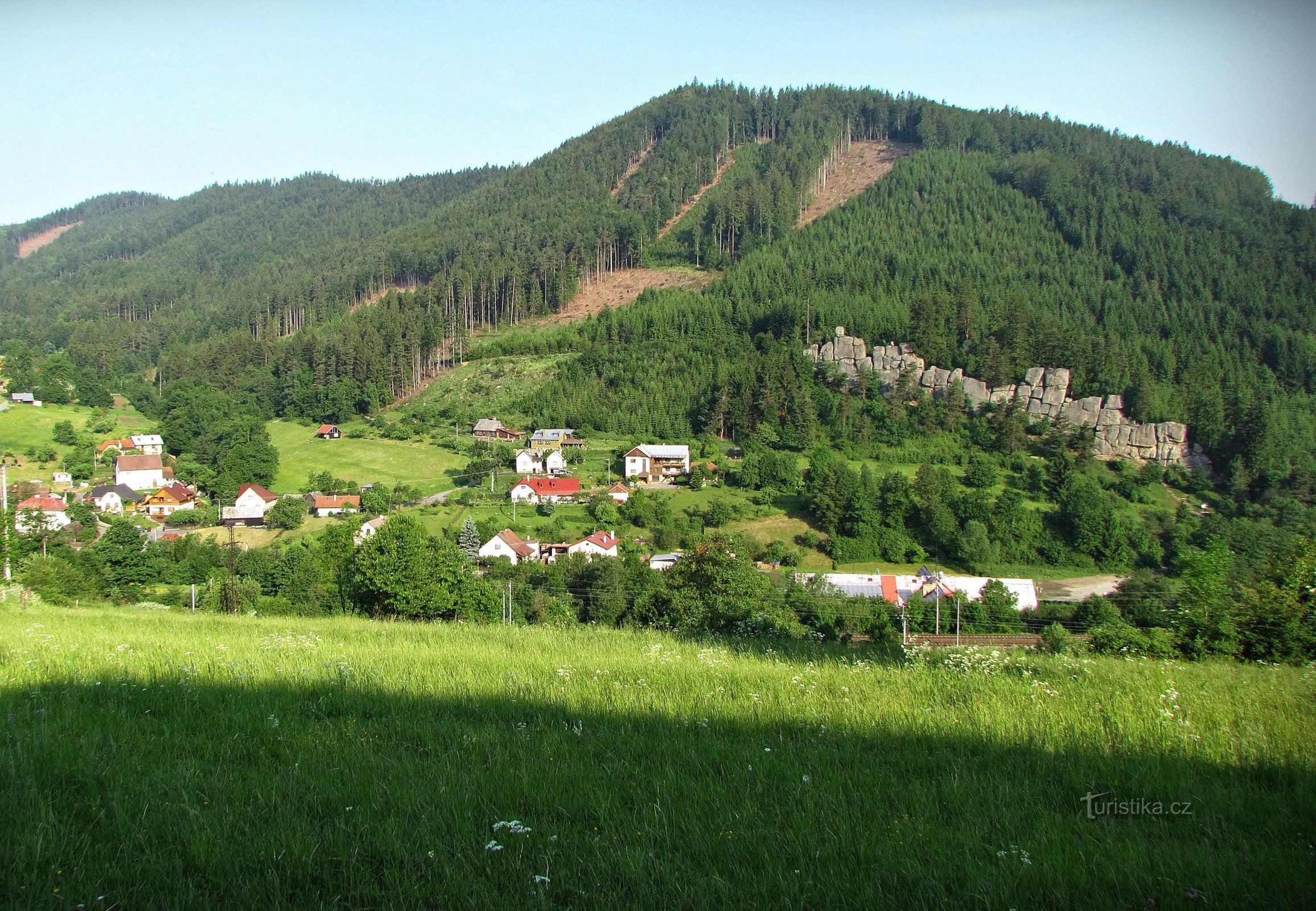 Hügel im Jahr 2012