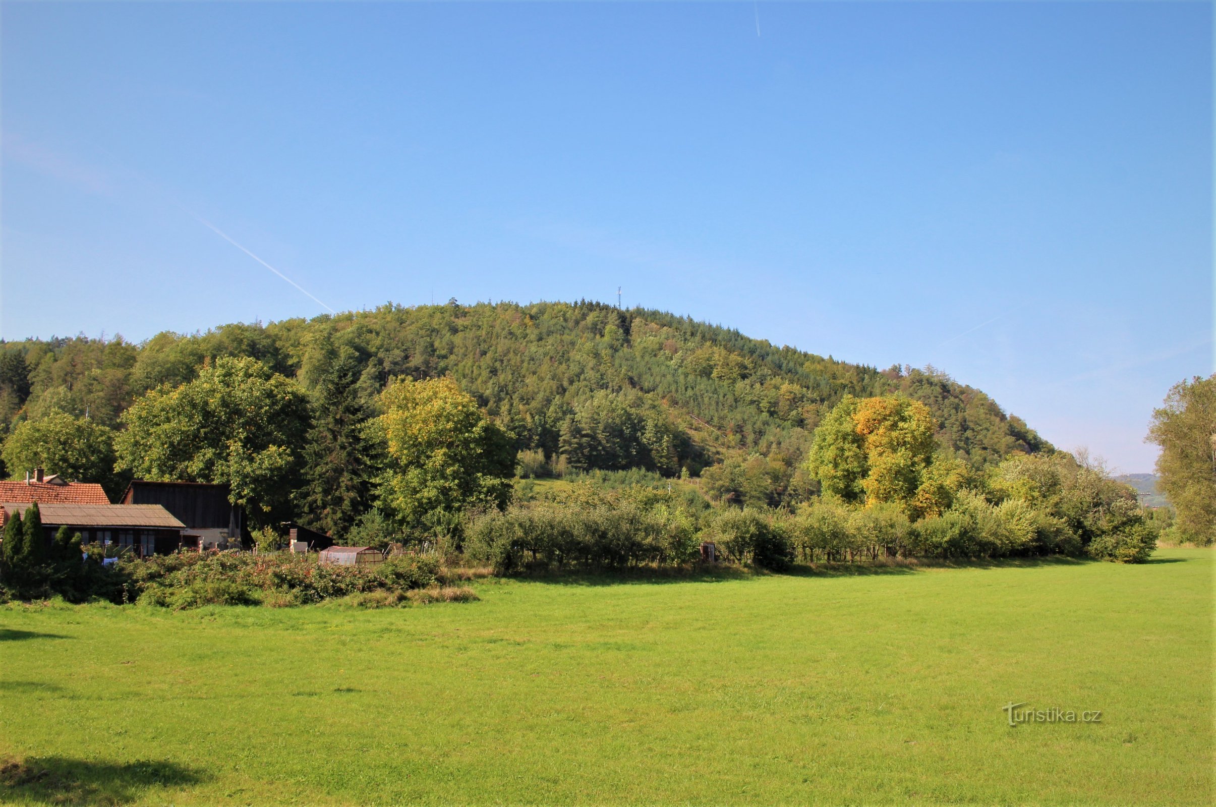 Colline de la barbe de chèvre, sur la pente de laquelle se trouve le point de vue de Vokoun