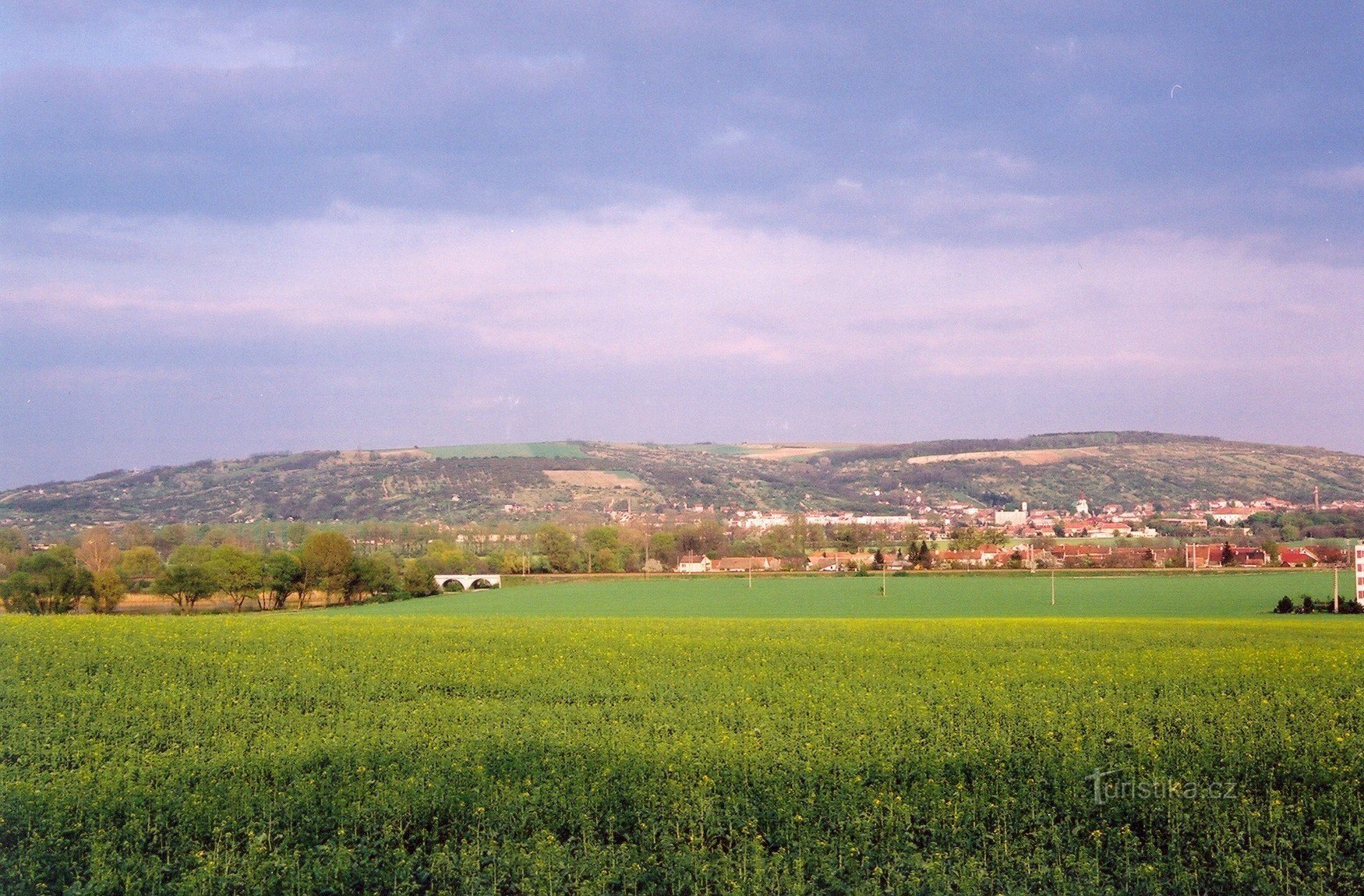 Colline de Výhon depuis la colline au-dessus de Hrušovany