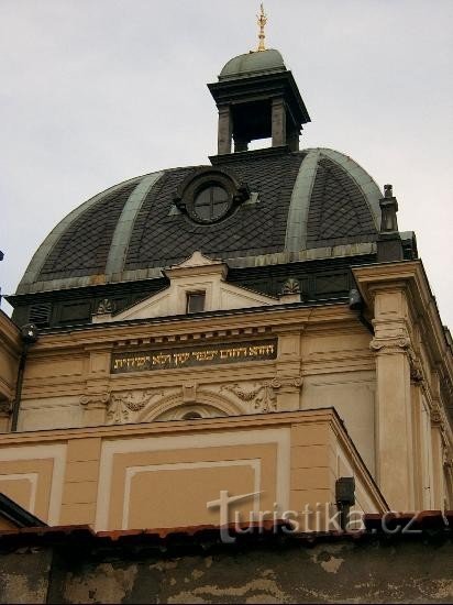 Festsalens kuppel fra vest