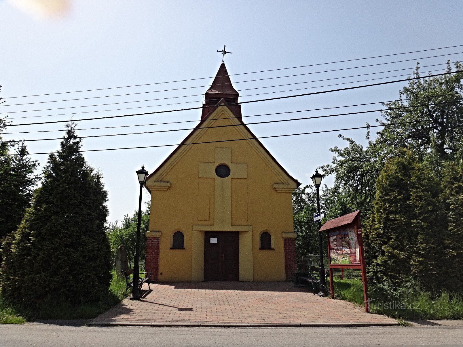 Kopytov náměstí sv. Floriana con la capilla de St. J. Nepomucký