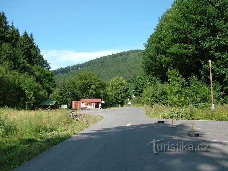 Basketballplatz - Milír