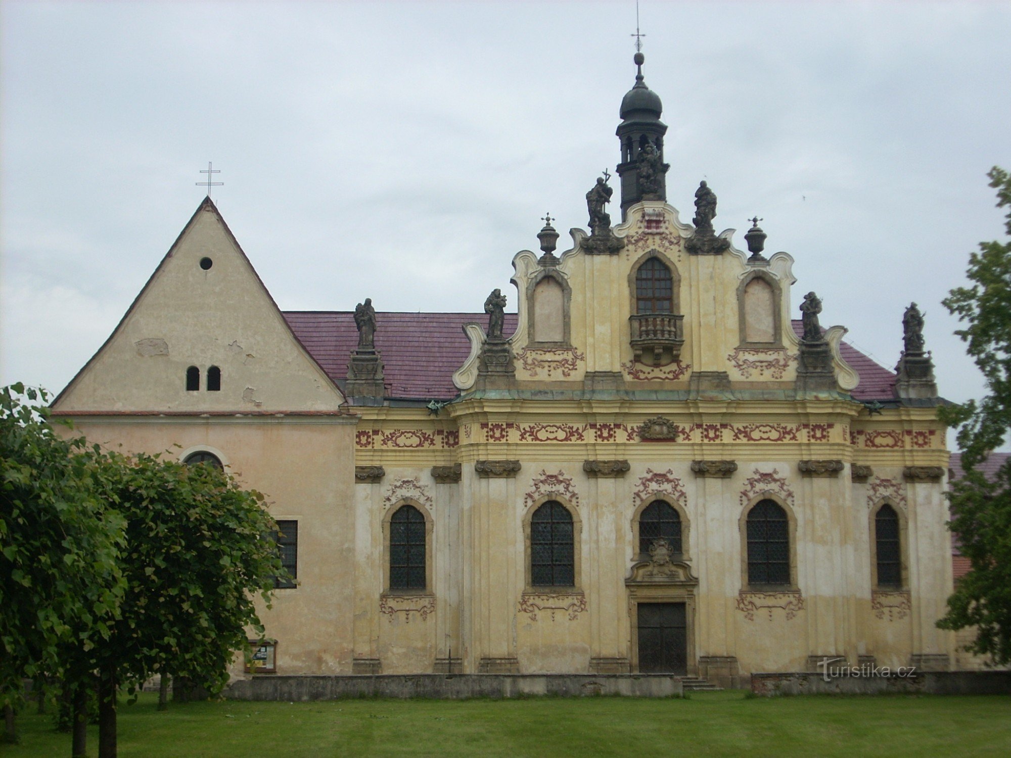 A 3 Király temploma és a Szent Kápolna. Anne