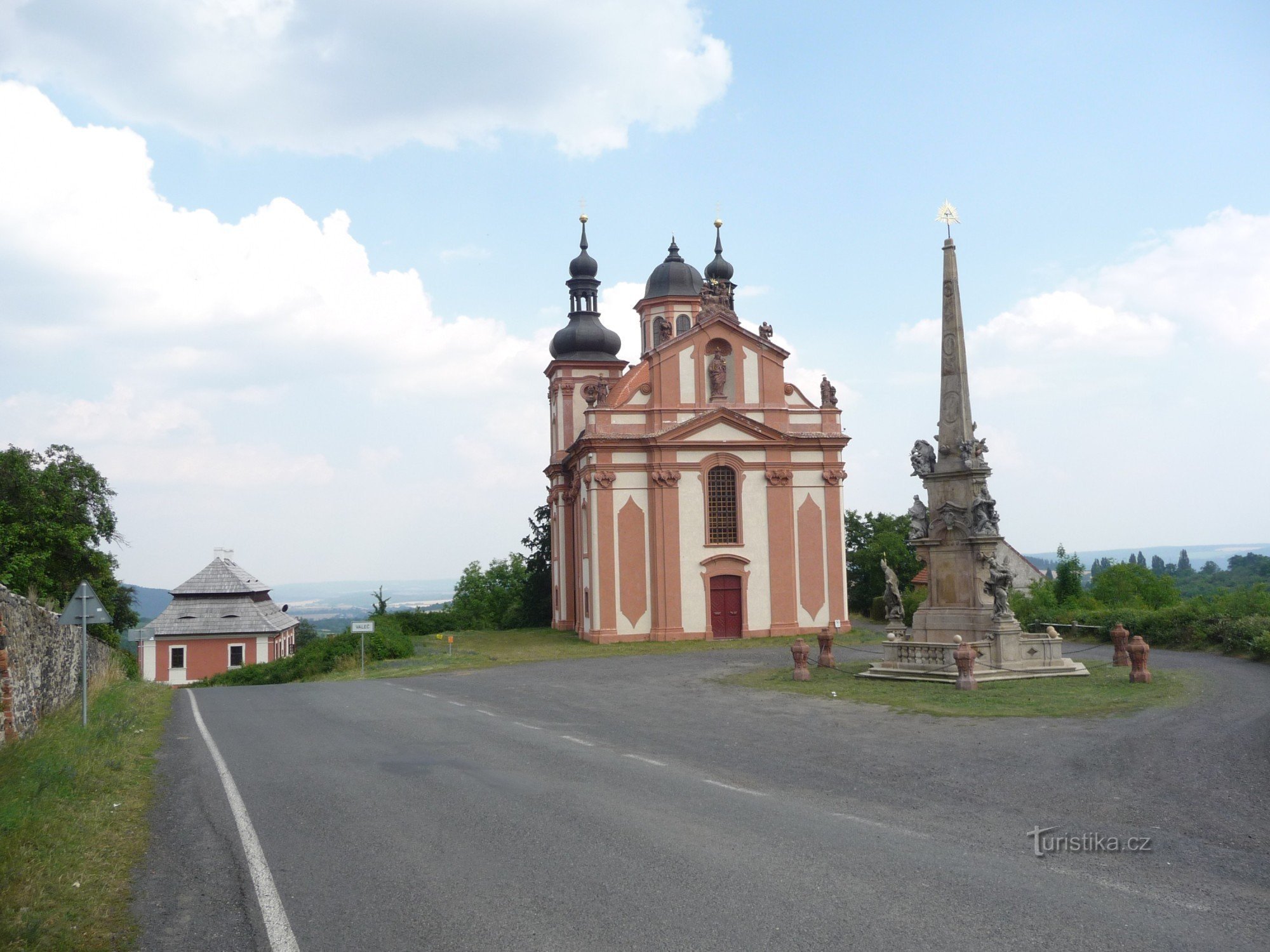 Templom és a Szentháromság oszlopa