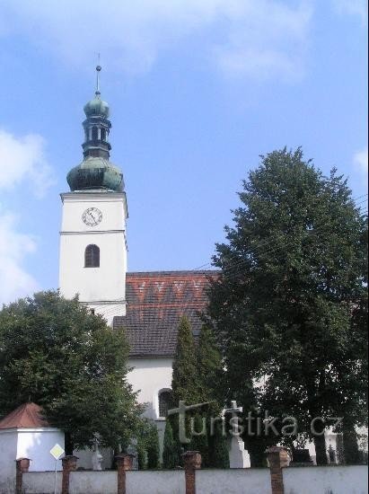 Cerkev: baročna cerkev sv. Martina v Šenovem