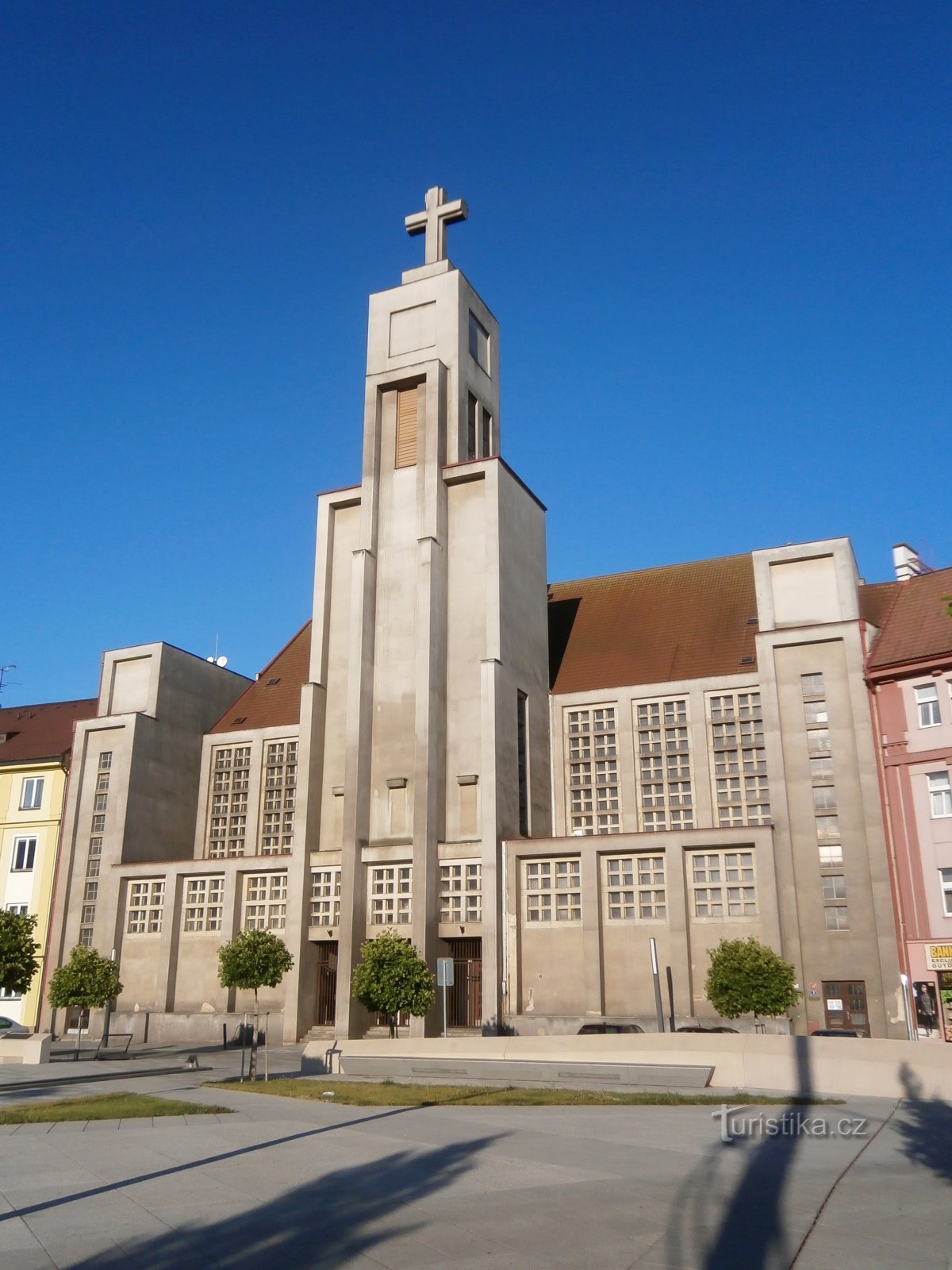 Kerk van het Goddelijk Hart van de Heer (Hradec Králové, 25.6.2017/XNUMX/XNUMX)