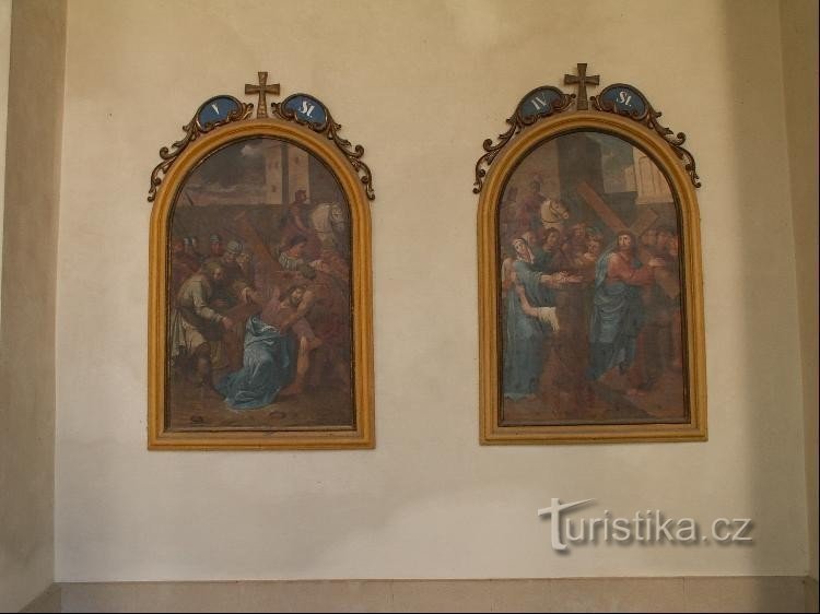 Biserica Numele Fecioarei Maria din Křtiny: partea a doua a Drumului Crucii din mănăstirea bisericii.