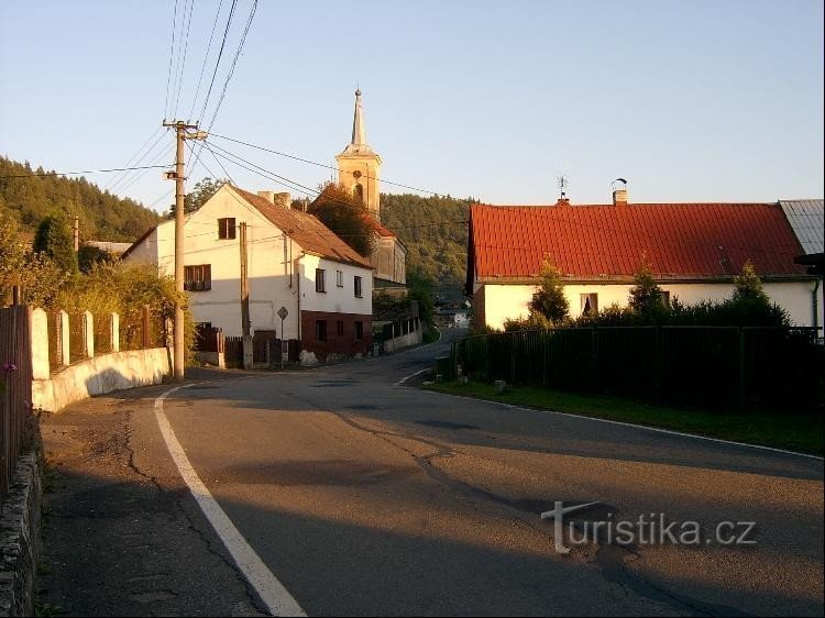 Templom: A Radošovský templom a régió egyik legrégebbi temploma. Az első említés az évből való