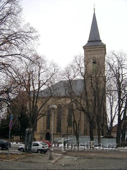 Église de la Mère de Dieu à Náměti : L'église de la Mère de Dieu date de la fin du XIVe siècle