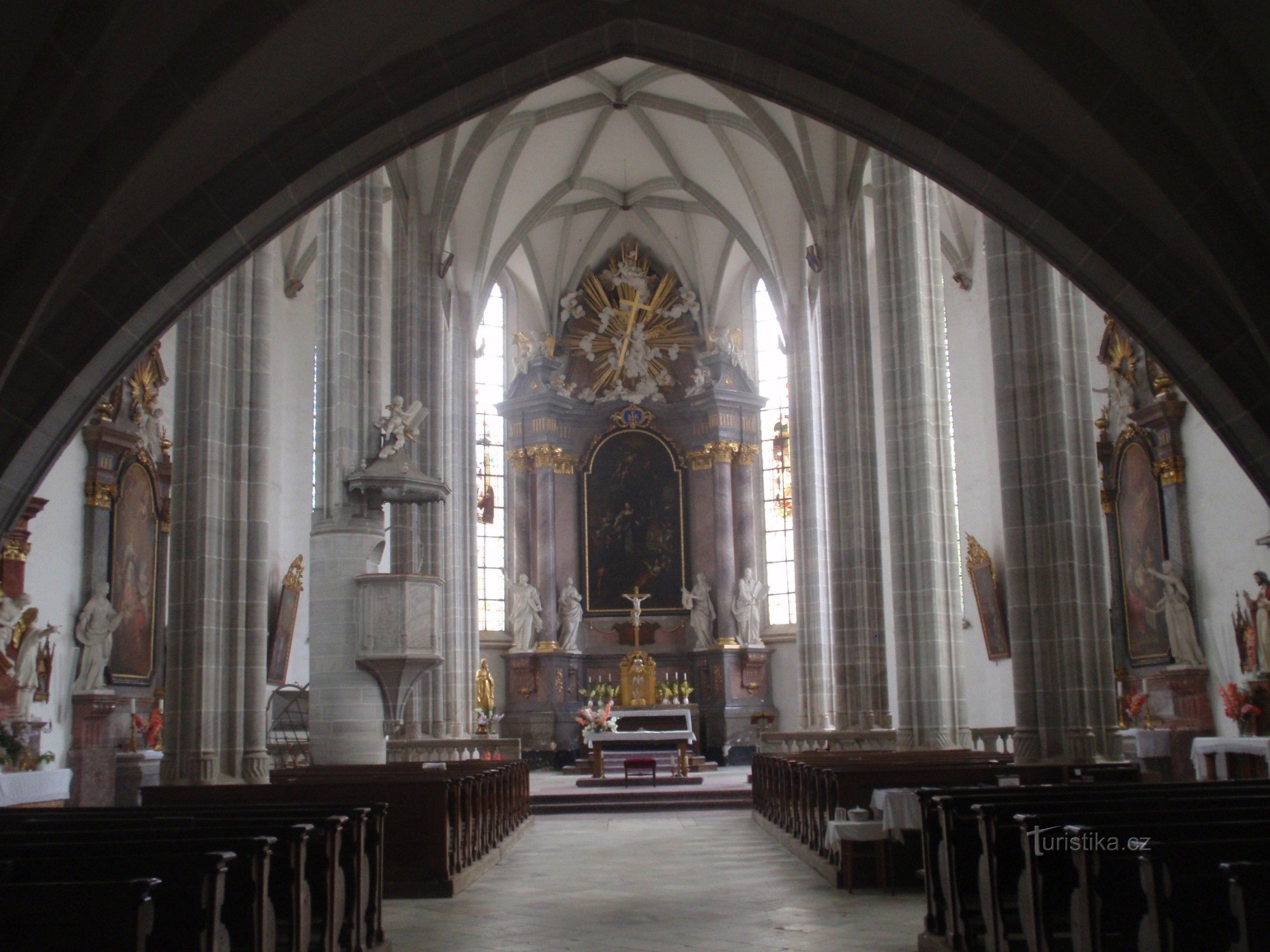 Kirken for fundet af St. Kryds i Doubravník - interiør