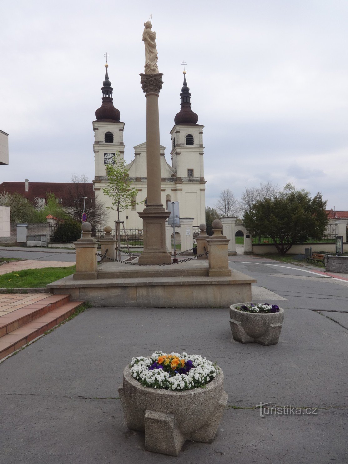 Jomfru Marias himmelfartskirke og Dominikanerklosteret i Uherské Brod