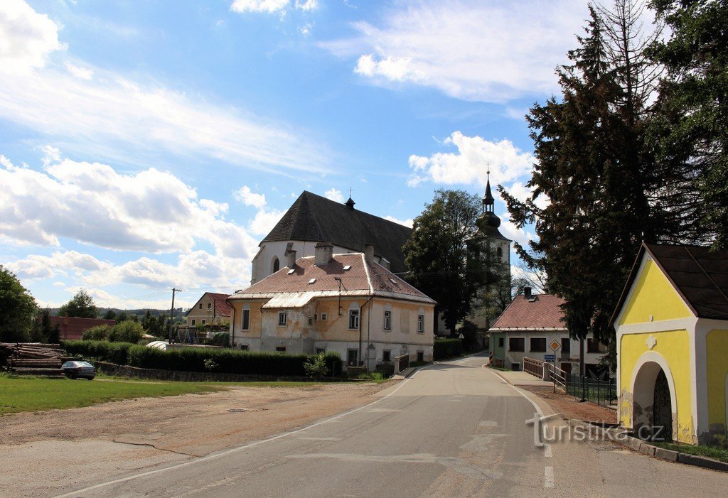 Kostel Nanebevzetí Panny Marie, pohled od východu