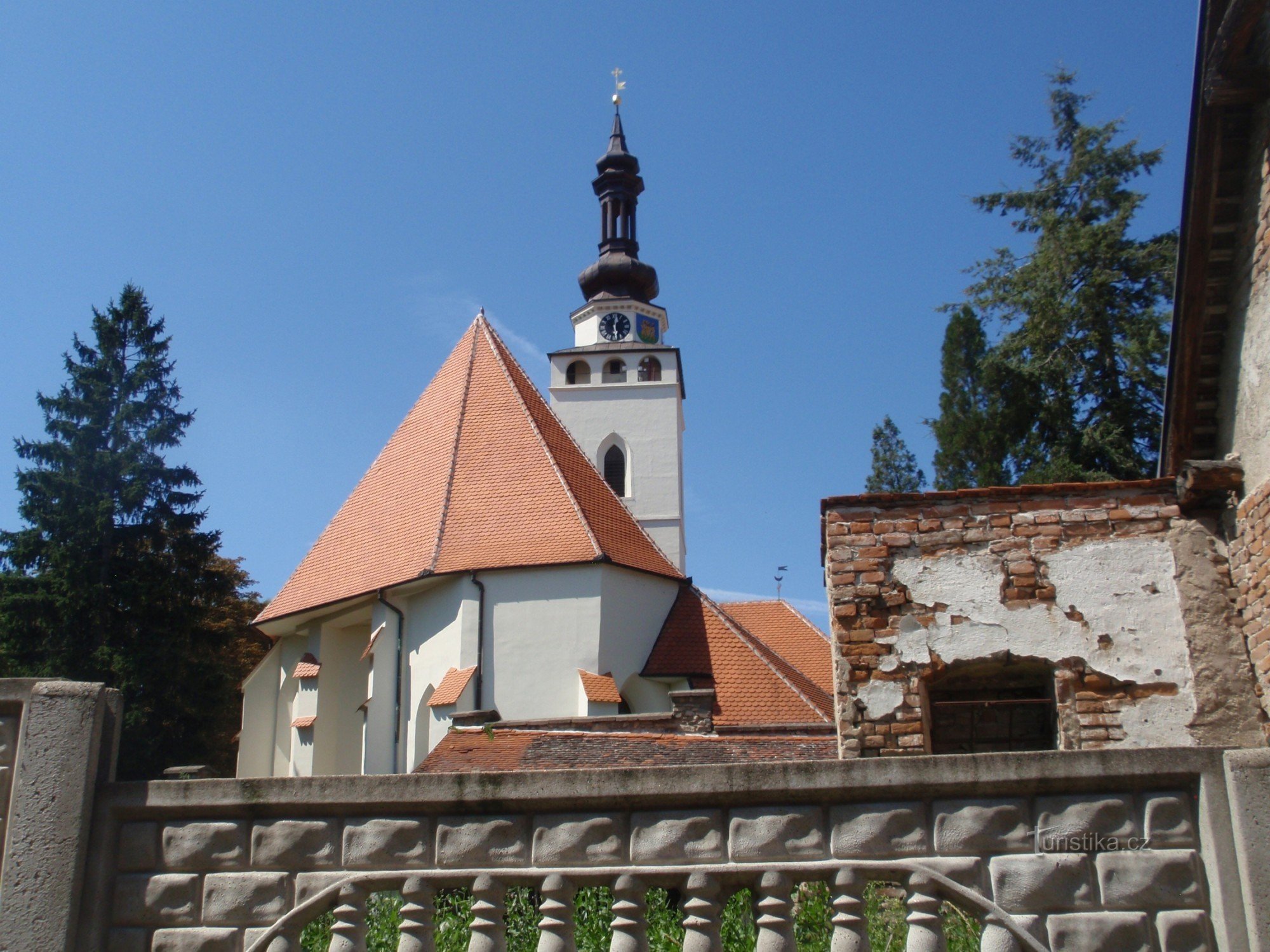 Szűz Mária Mennybemenetele templom Blučínban