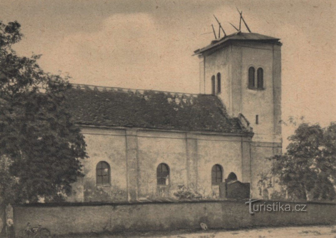 Kirche der Himmelfahrt der Jungfrau Maria in Osice nach dem Sturm 1929