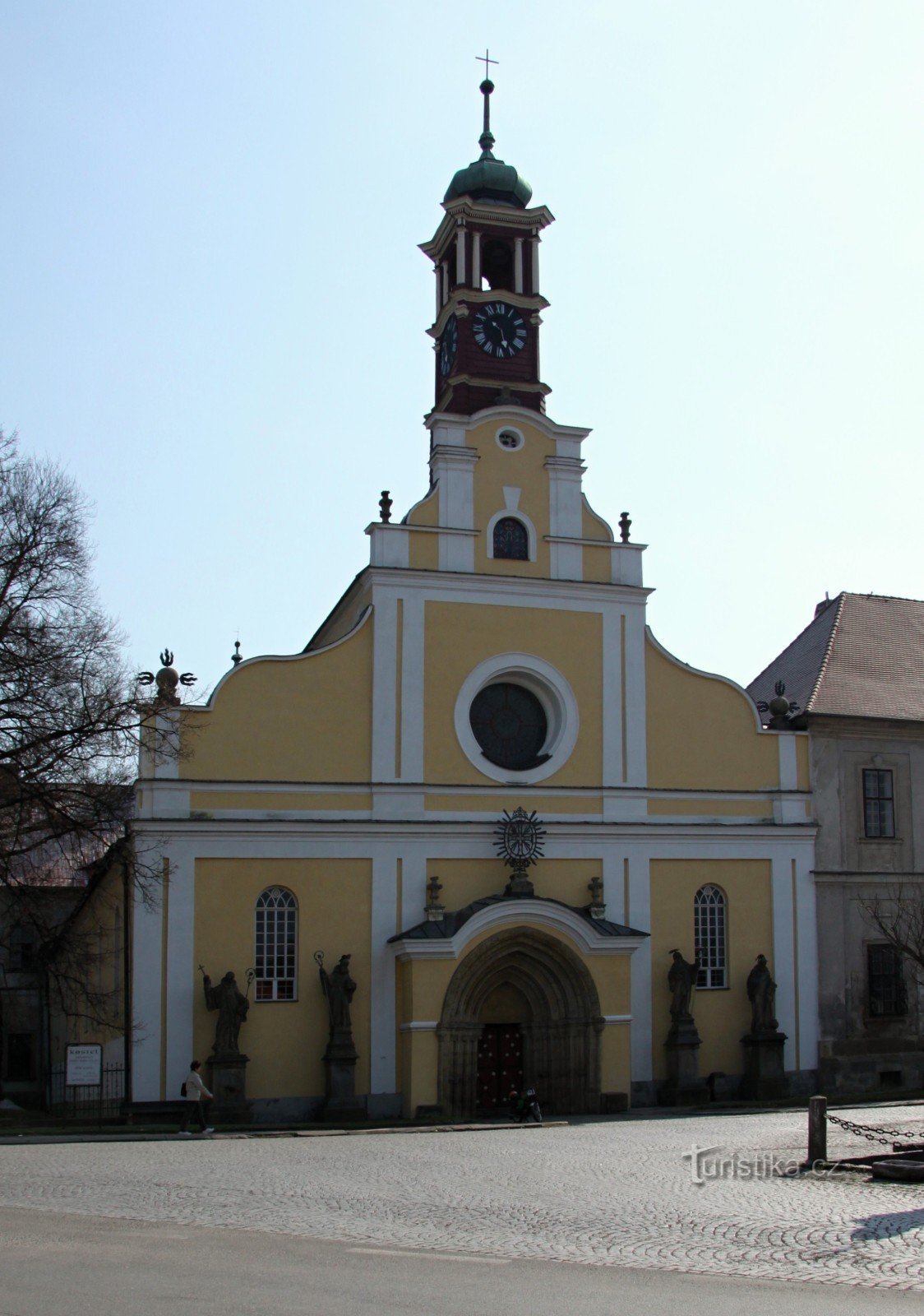 Kerk van de Hemelvaart van de Maagd Maria in Polici nad Metují
