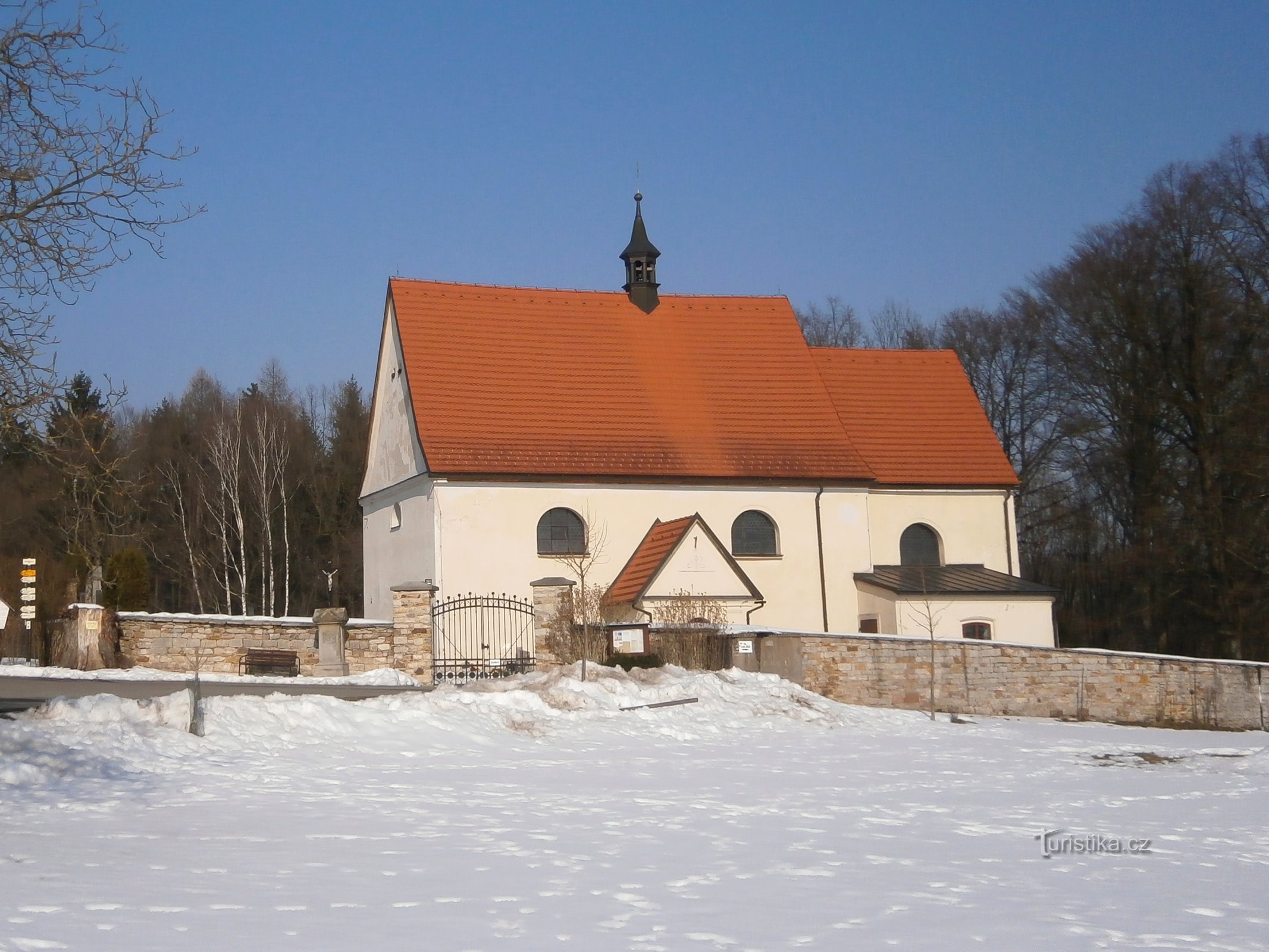 Neitsyt Marian vierailun kirkko Boušínissa (Slatina nad Úpou)