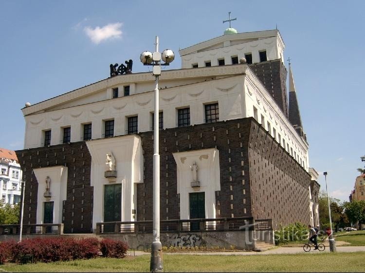 Igreja do Santo Coração do Senhor 4: Igreja de S. Coração do Senhor - Vinohrady, Náměstí Jiřího