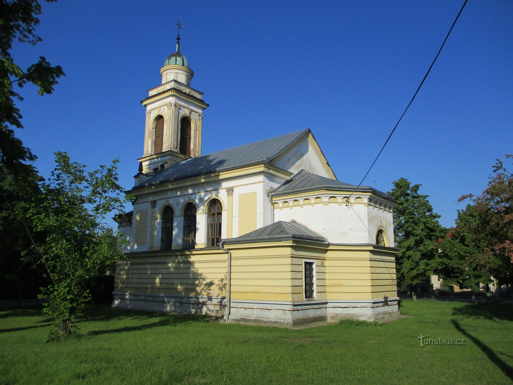 Den heliga treenighetens kyrka (Lhota pod Libčany)