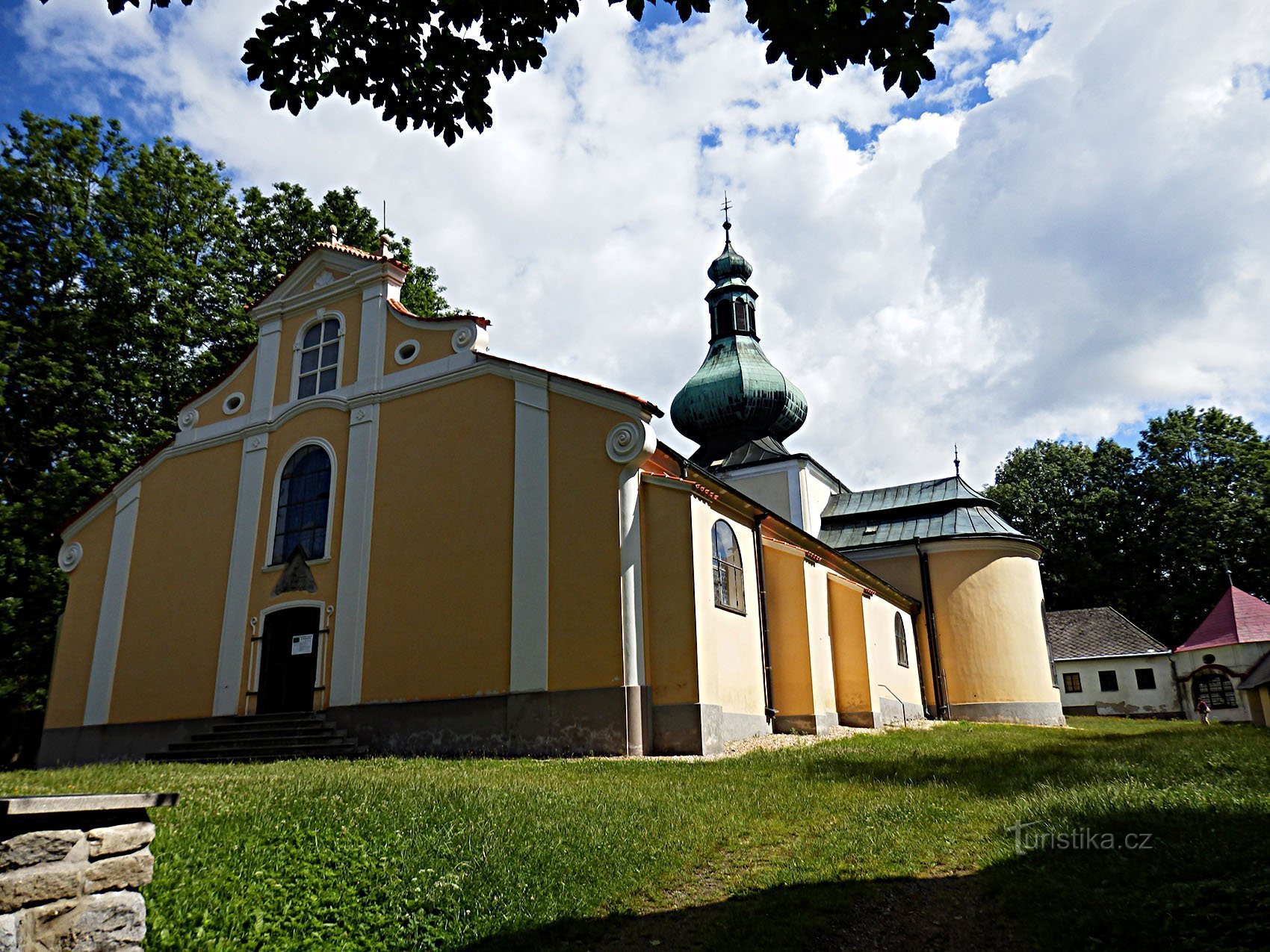 Kerk van de Heilige Drie-eenheid in Křemešník