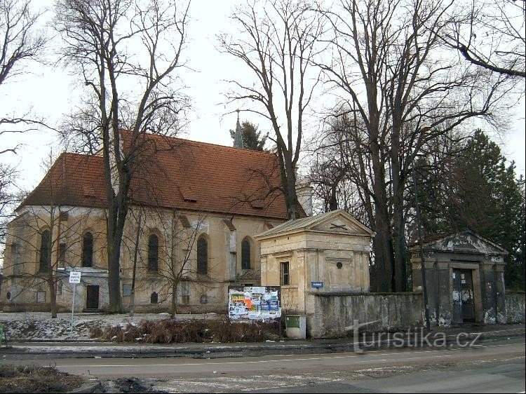 Церковь Святой Троицы с часовней