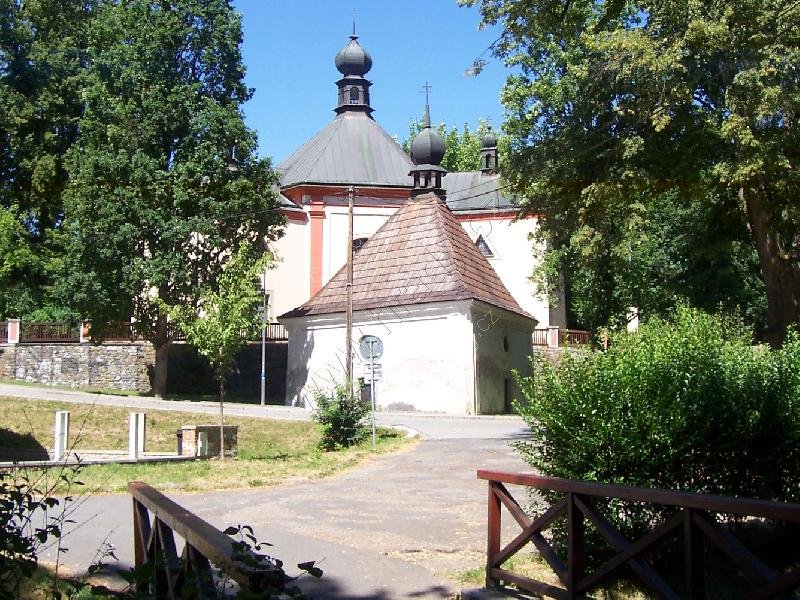 kostel Nejsvětější Trojice s kaplí sv. Kříže