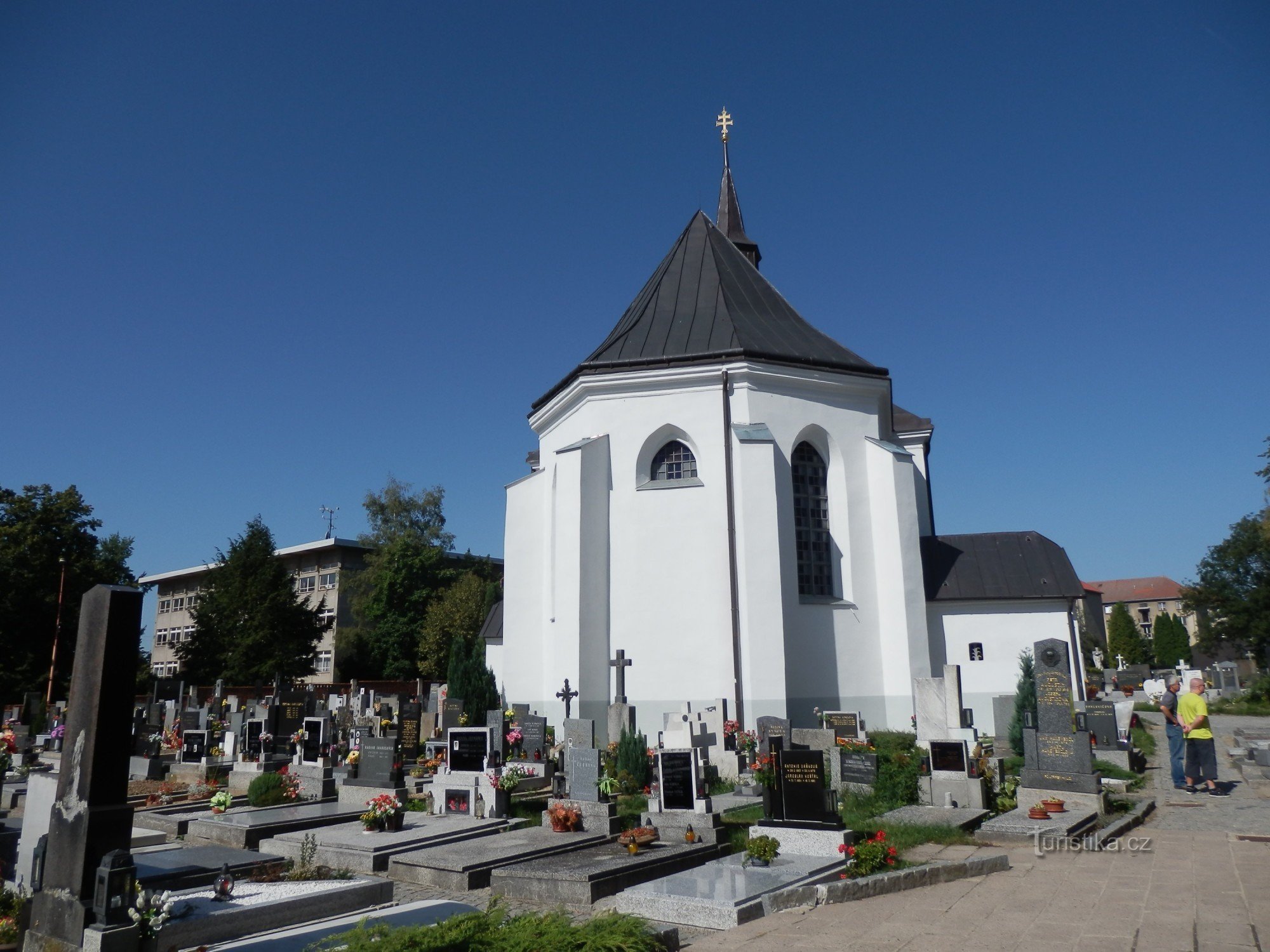 Pyhän kolminaisuuden kirkko Bystřice nad Pernštejnemissä
