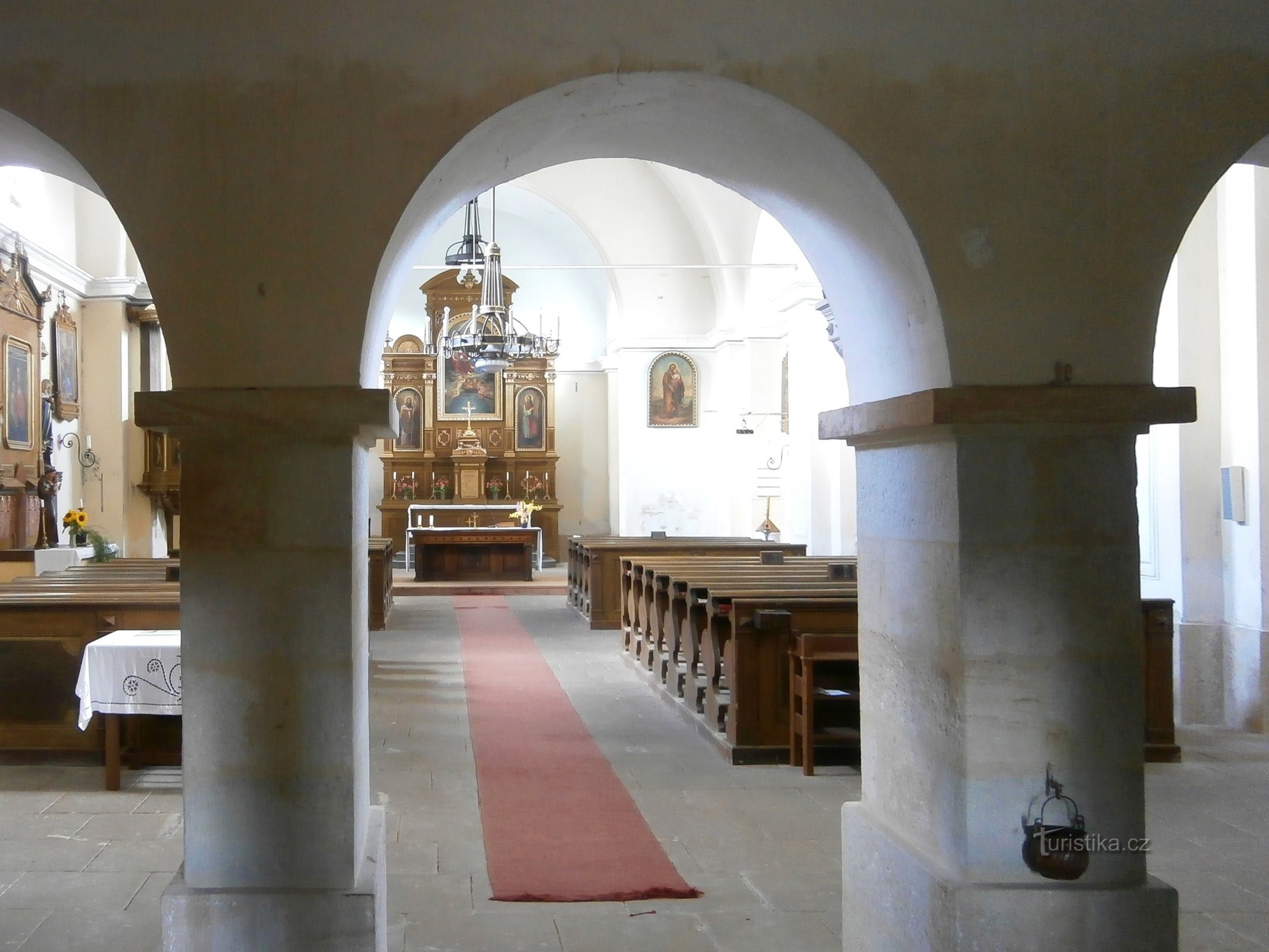 聖三位一体教会 (Všestary)