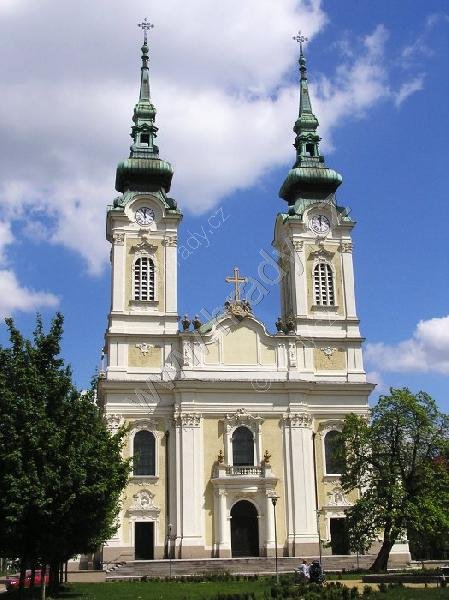 kostel Panny Marie Královny