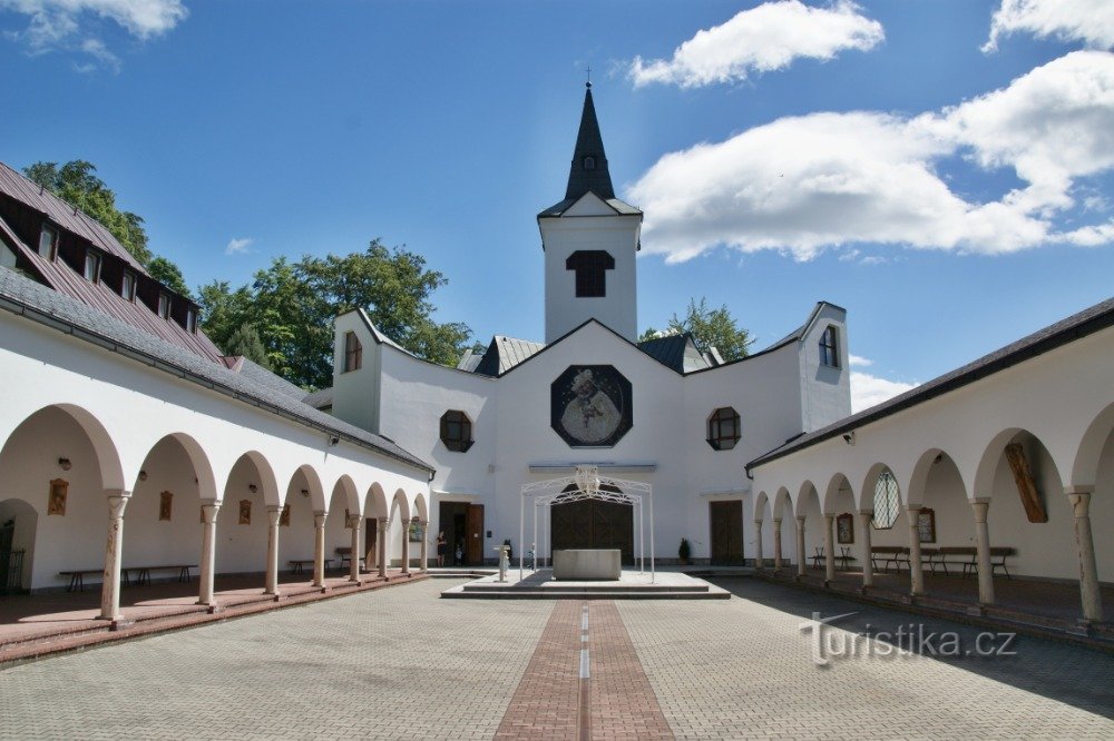 Segítő Miasszonyunk temploma Isten ajándékáról