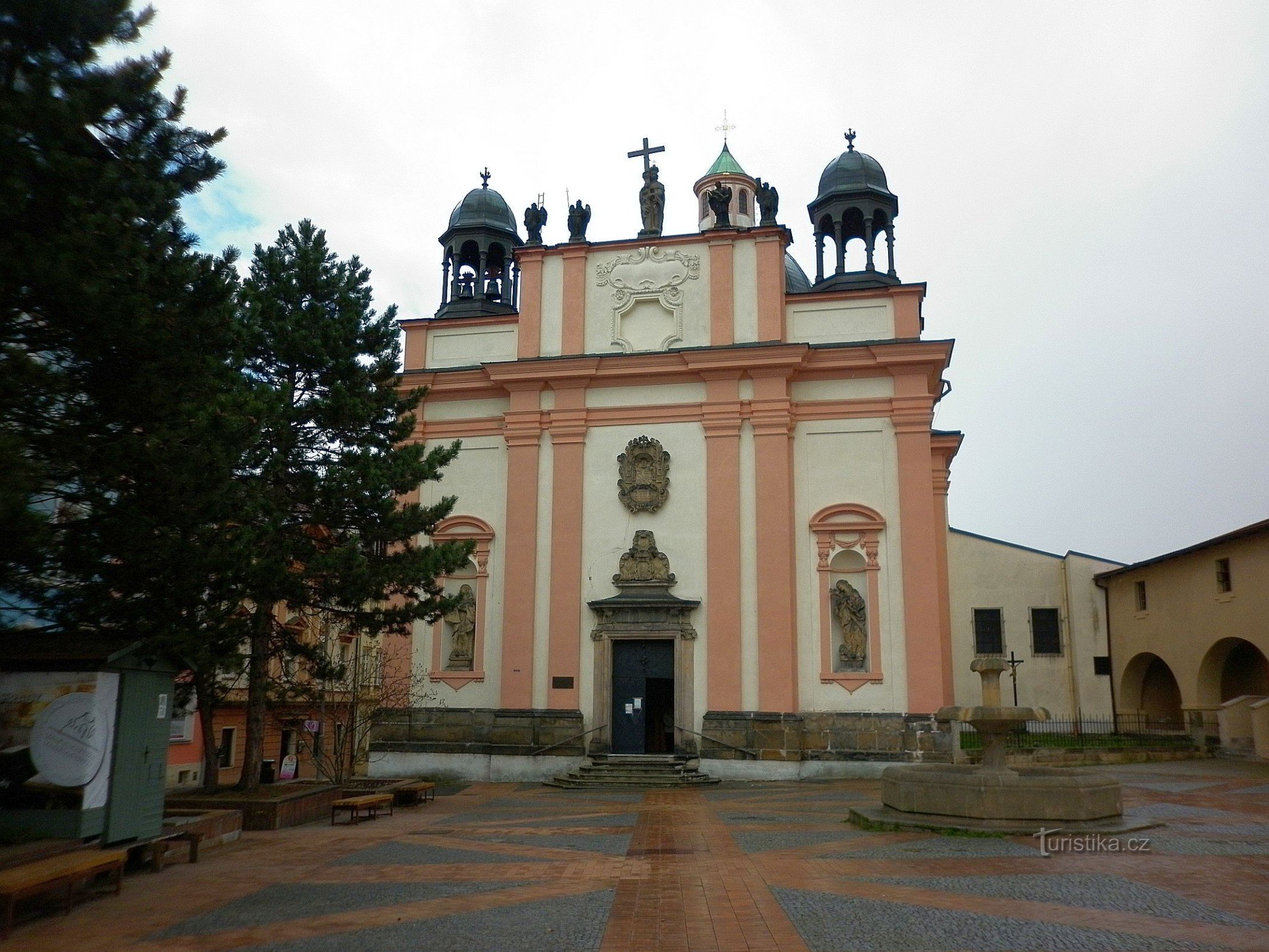 Nhà thờ Exaltation of St. Khủng hoảng