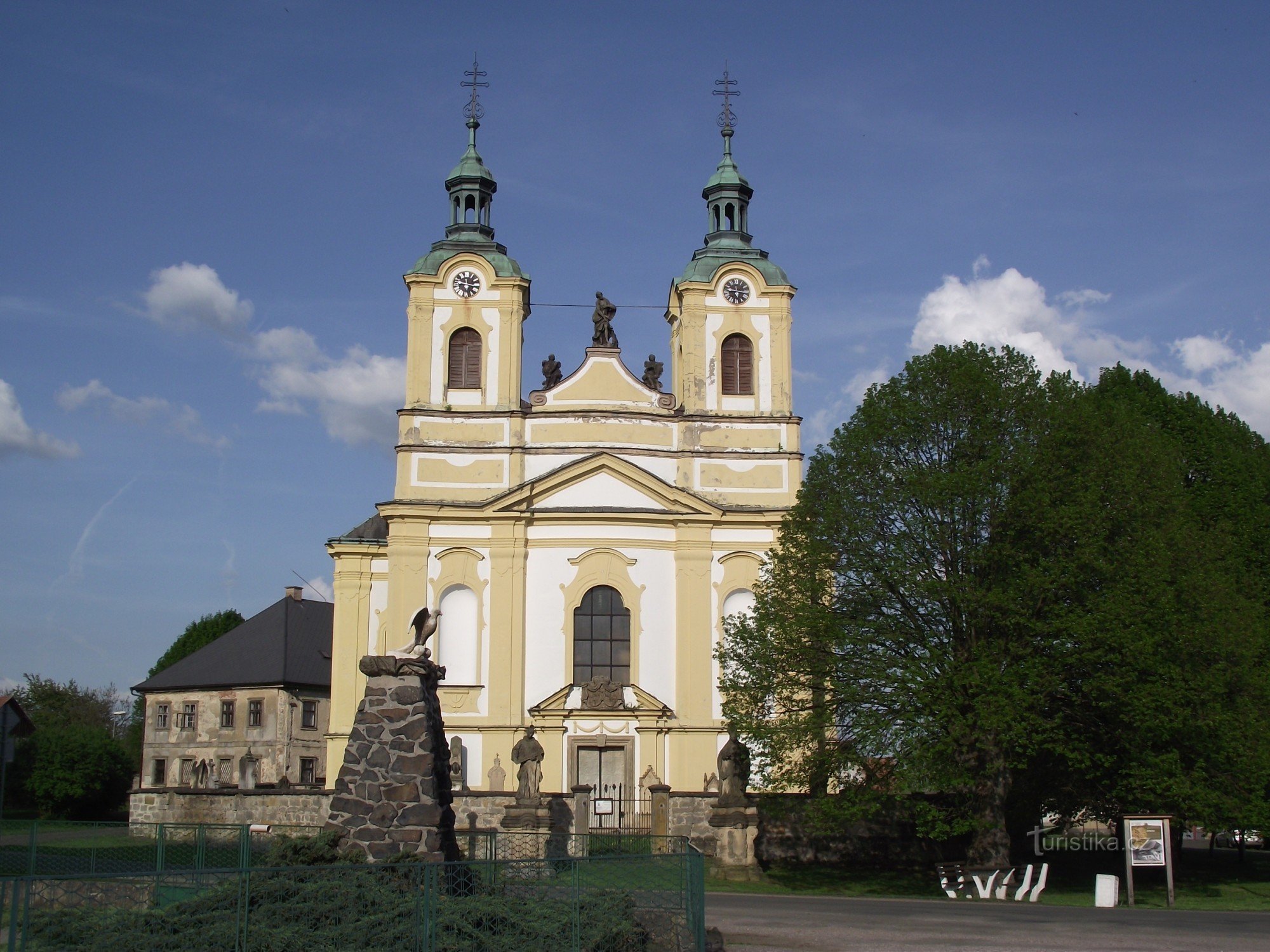 Cerkev Vnebohoda sv. Kriza