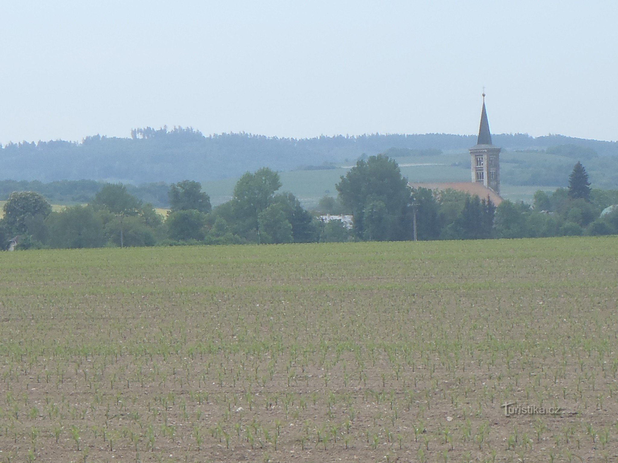 A igreja a caminho da estação