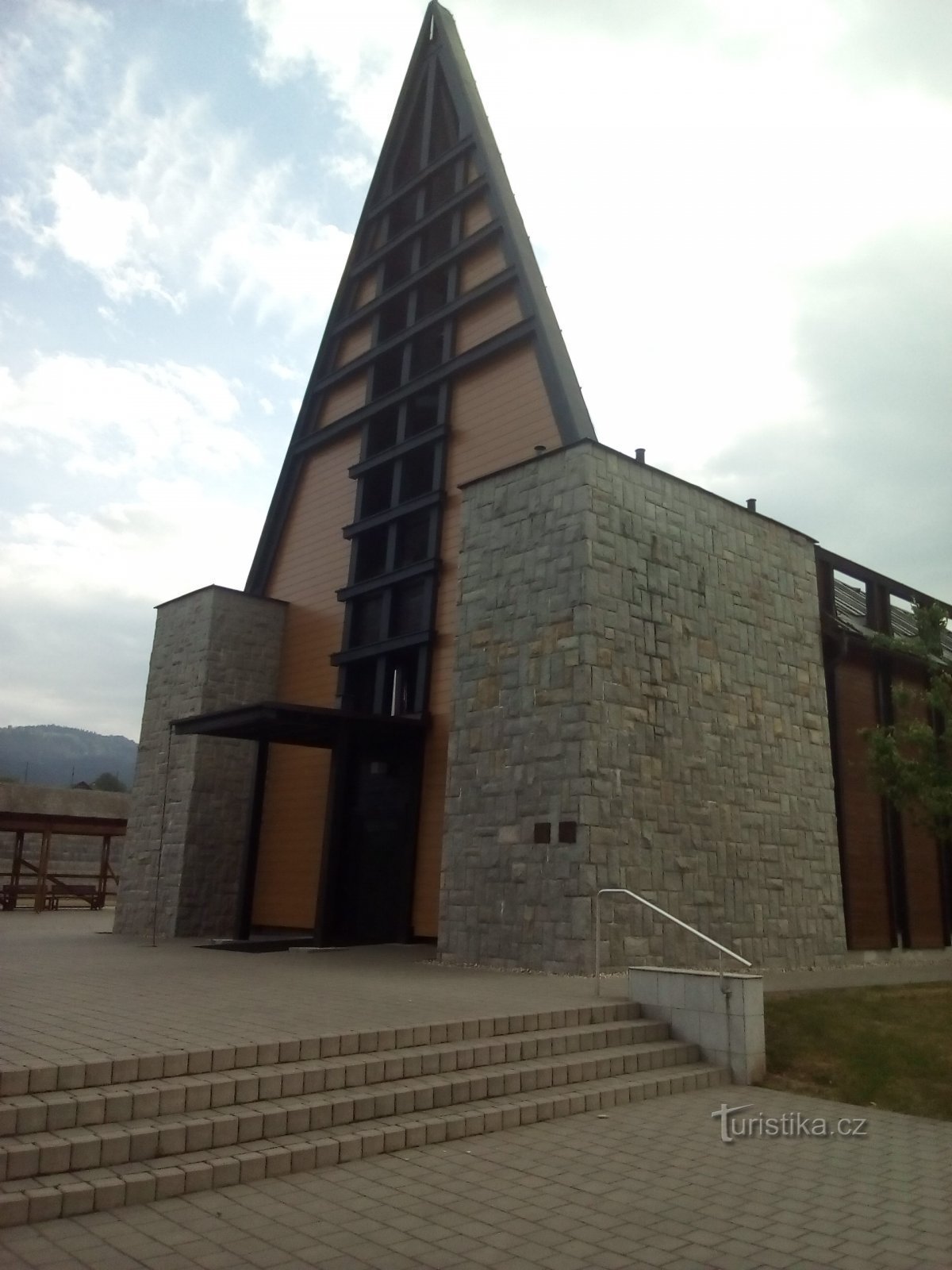 SCEAV-kirkko Písekissä