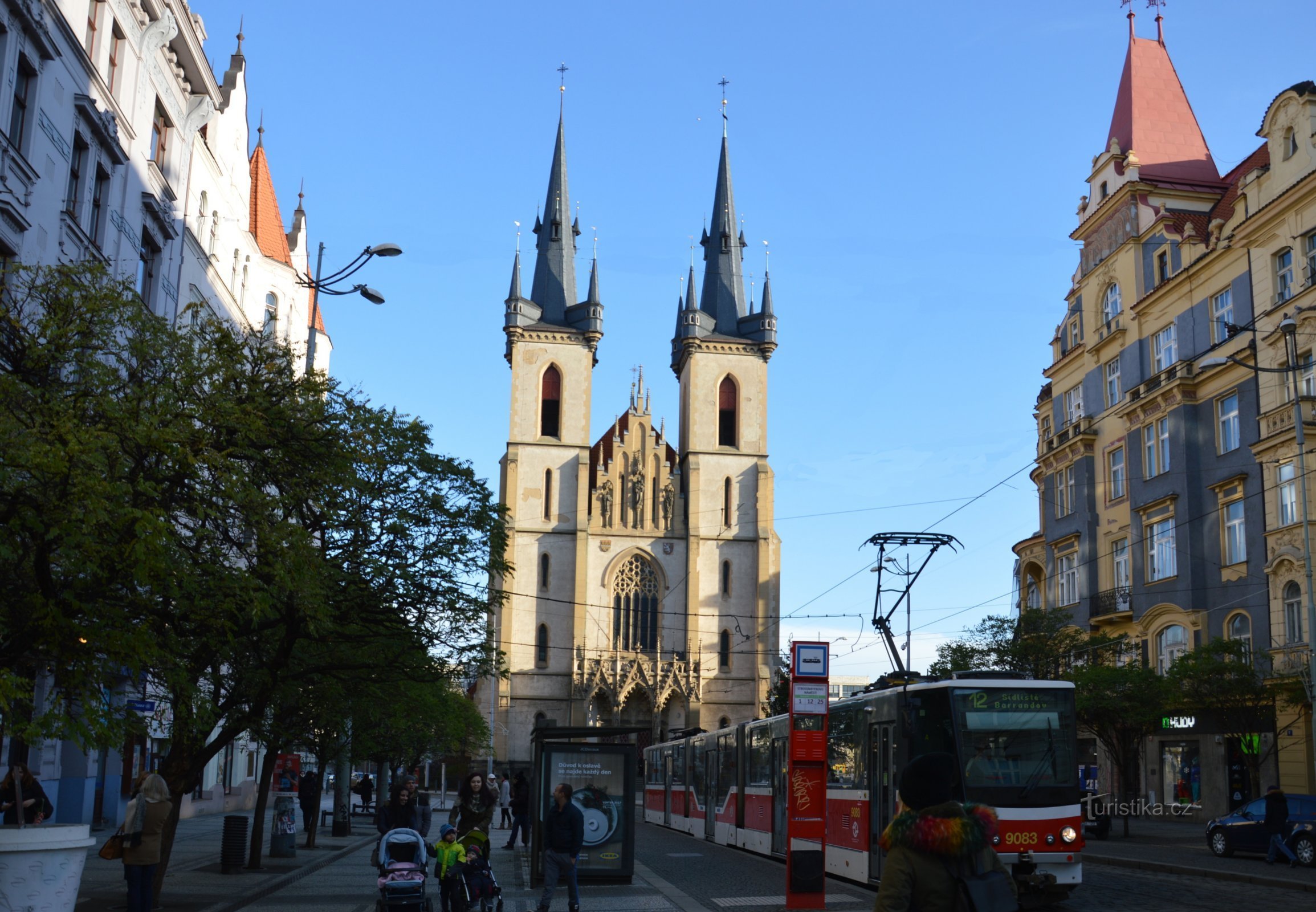 Igreja de St. Santo Antônio de Pádua na praça Strossmayer