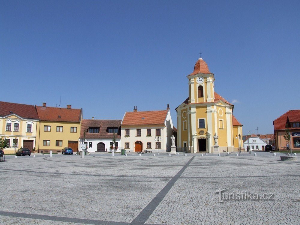 Pyhän kirkko Bartholomew Veselí nad Moravoussa