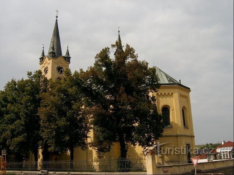 聖キリルとメトディウス教会 2: 聖キリル教会Cyril and Methodius Nebušice、Prague 6、p