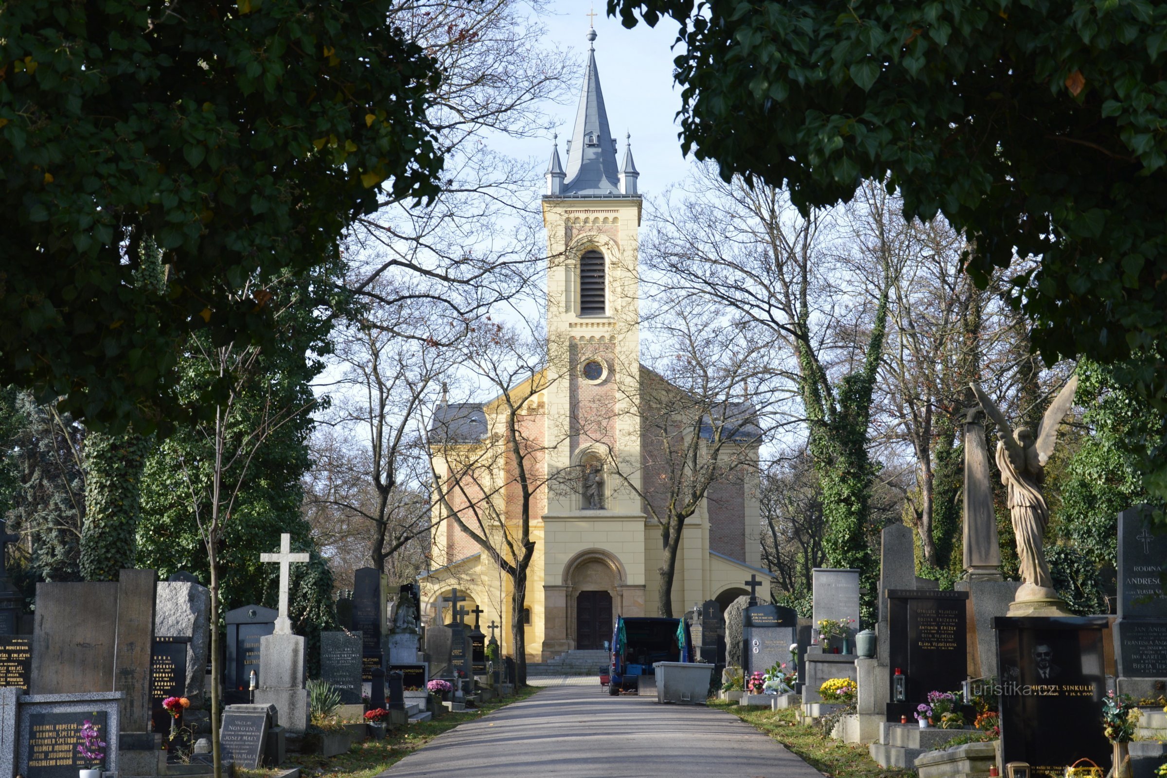 Sankt Filips och Jakobs kyrka