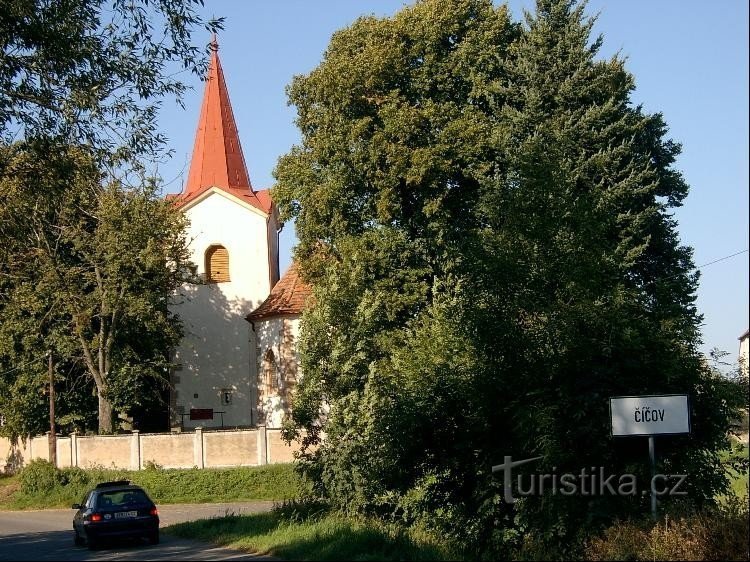 Kościół św. Filipa i Jakuba: Kościół filialny św. Filipa i Jakuba w Číčovie