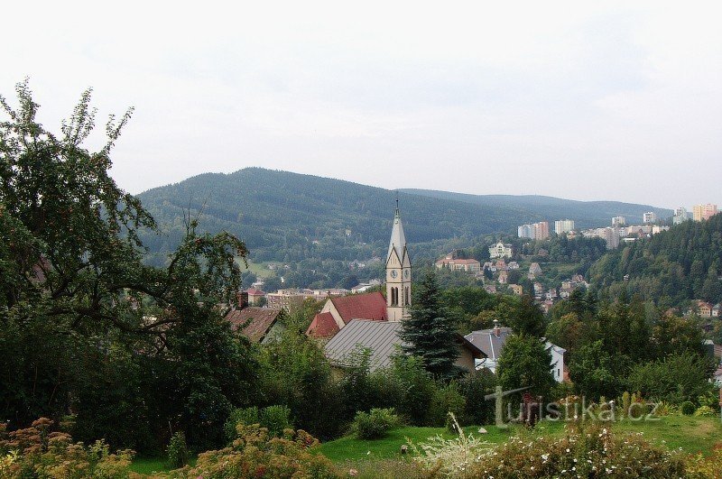 Cerkev sv. Frančišek Asiški - pogled z zahoda