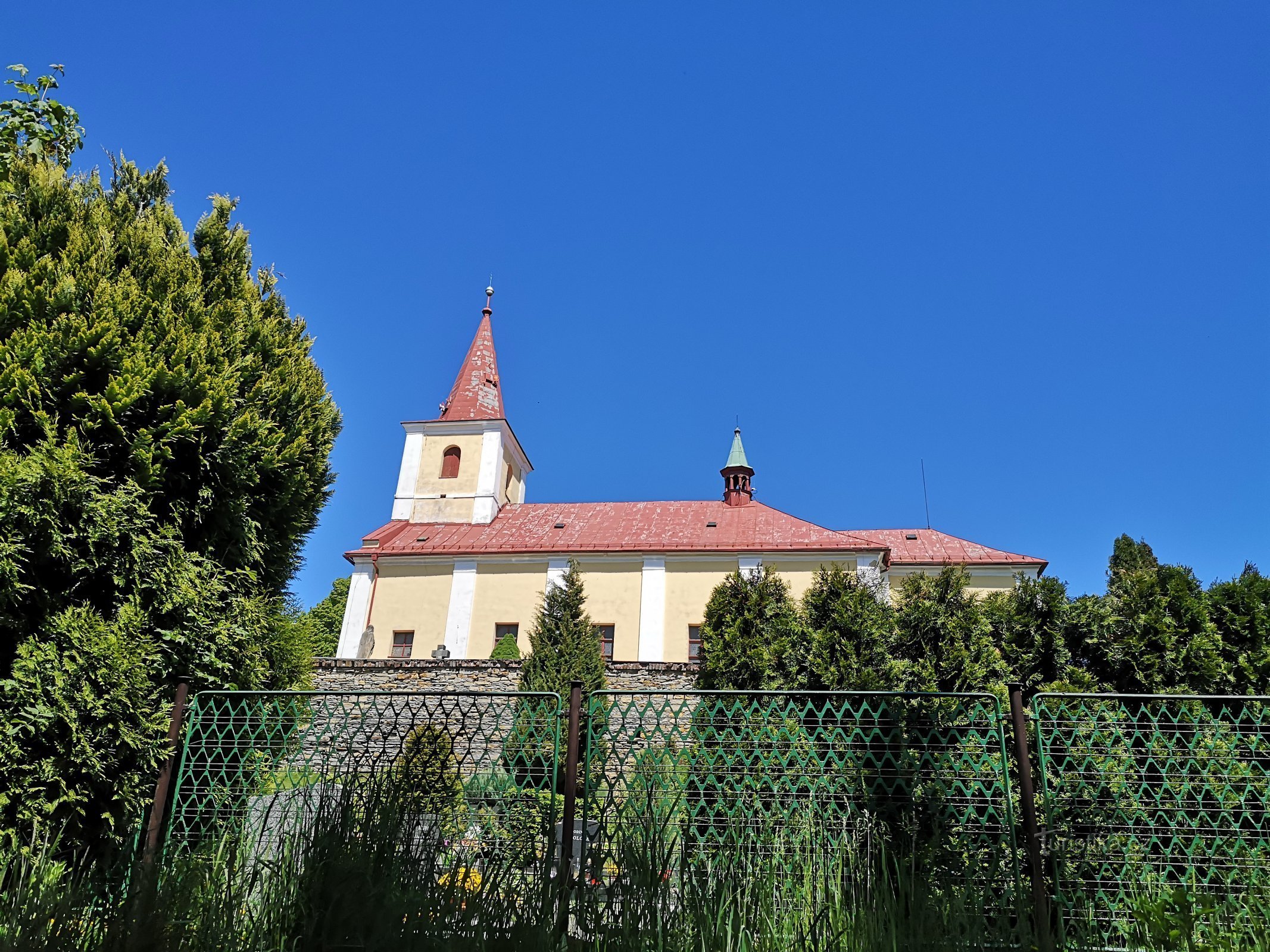 Kostel sv. Jakuba Skuhrov nad Bělou