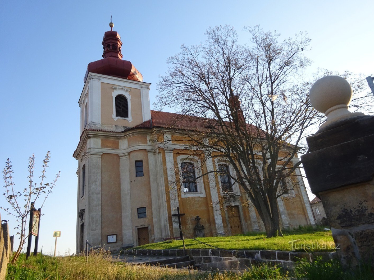 Kyrkan St. Jakub Většího i München Hradiště