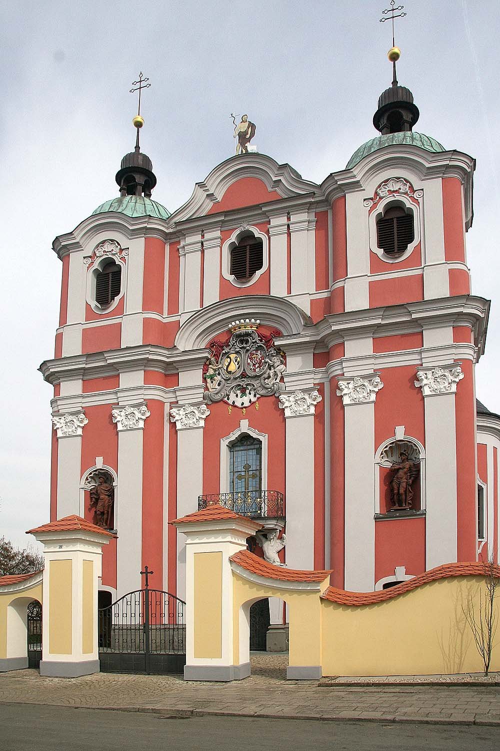 Nhà thờ St. John the Baptist