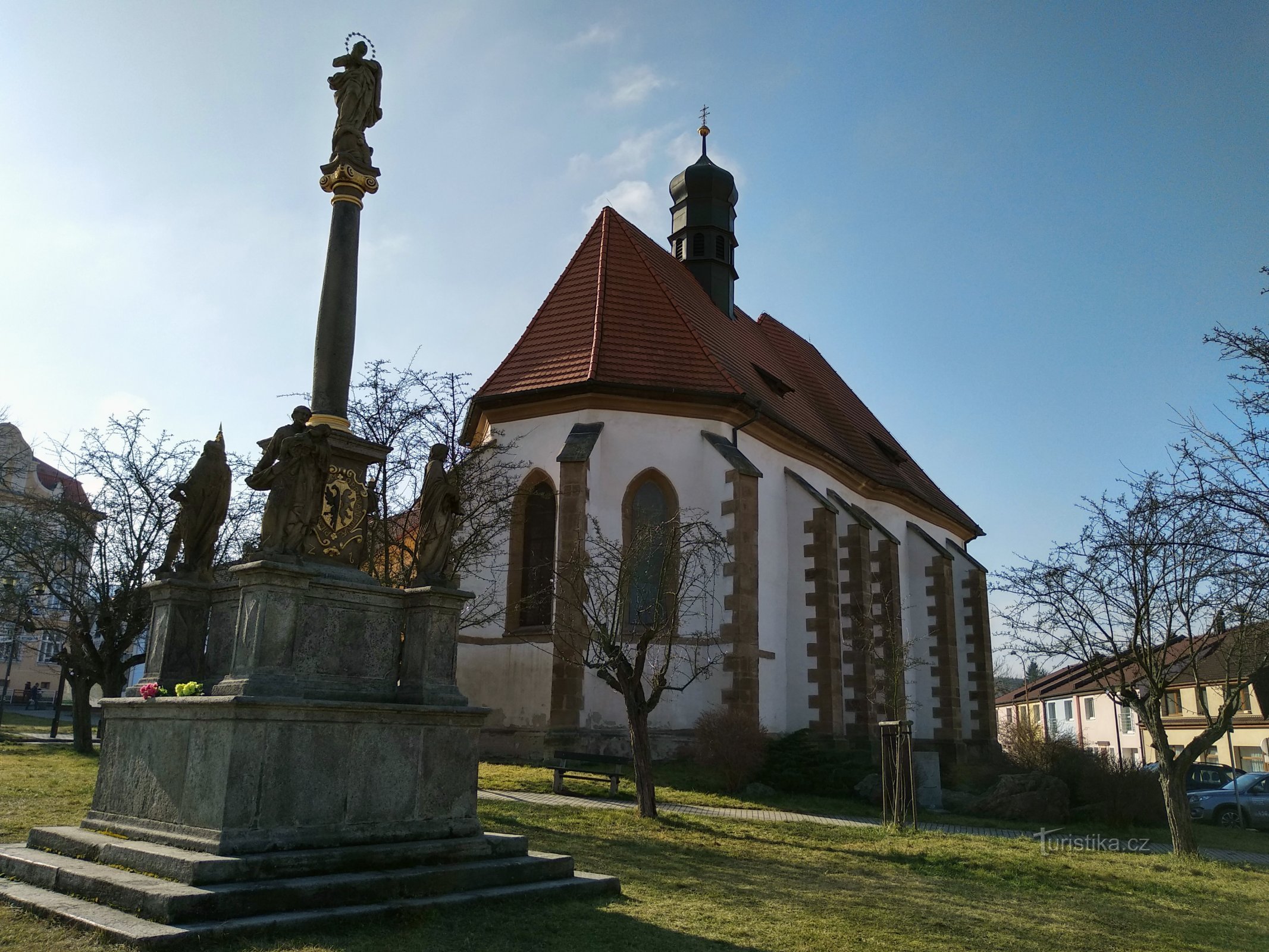 kyrkan St. Johannes Döparen på torget i Staré Plzeň