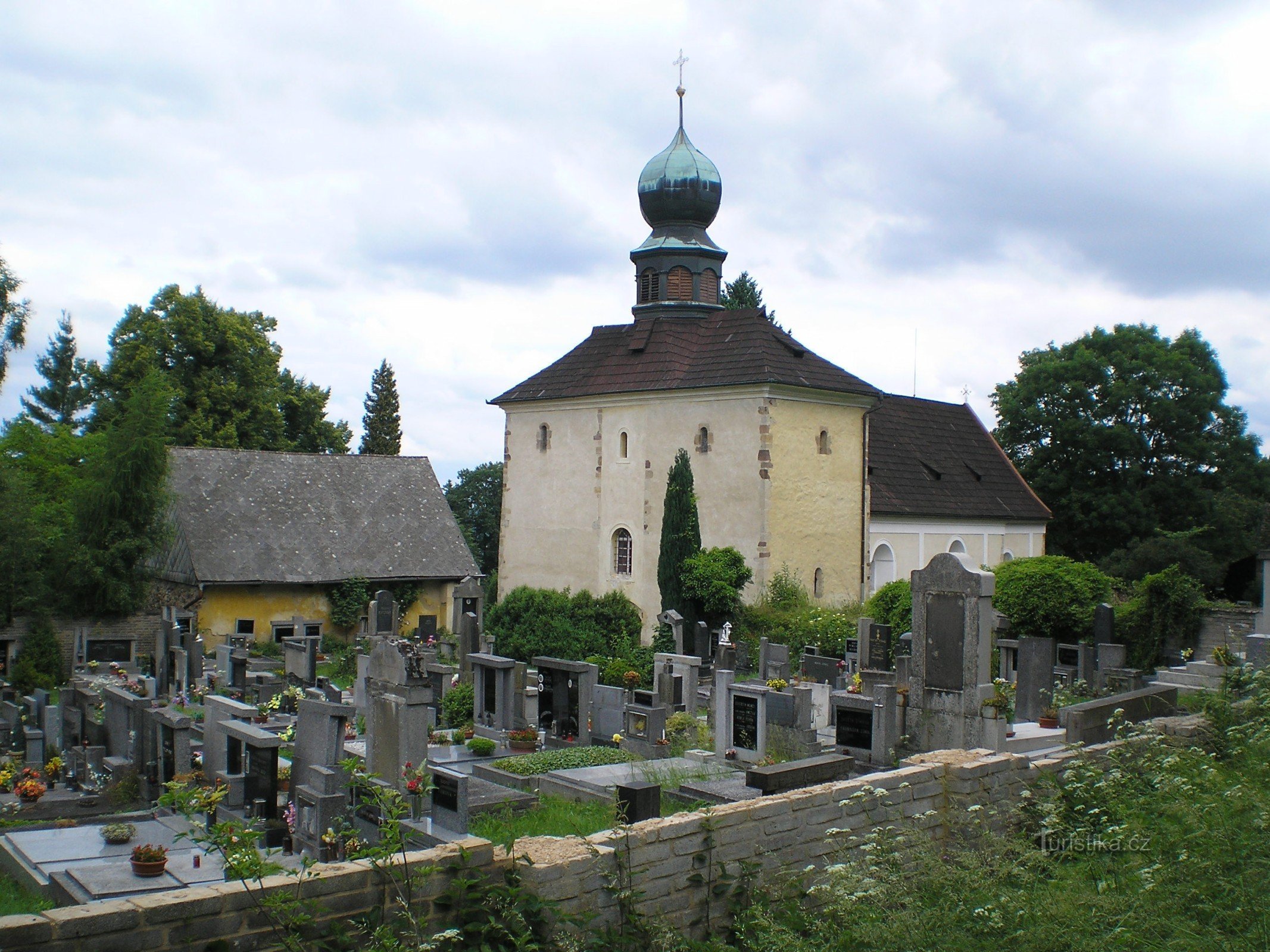 Kirche St. Johannes der Täufer in Velíz