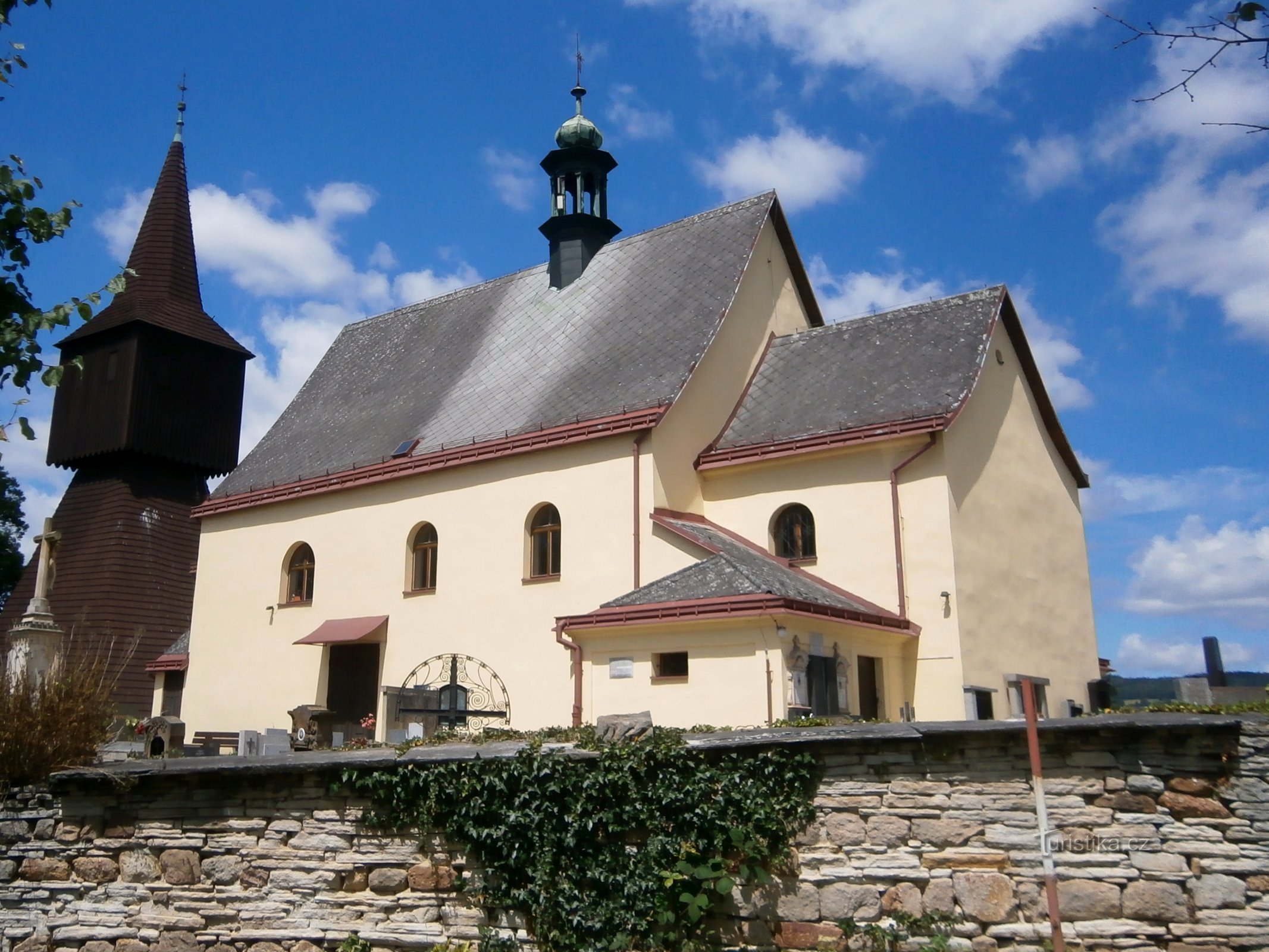 Kyrkan St. Johannes Döparen (Rtyne i Podkrkonoší, 3.7.2017 juli XNUMX)