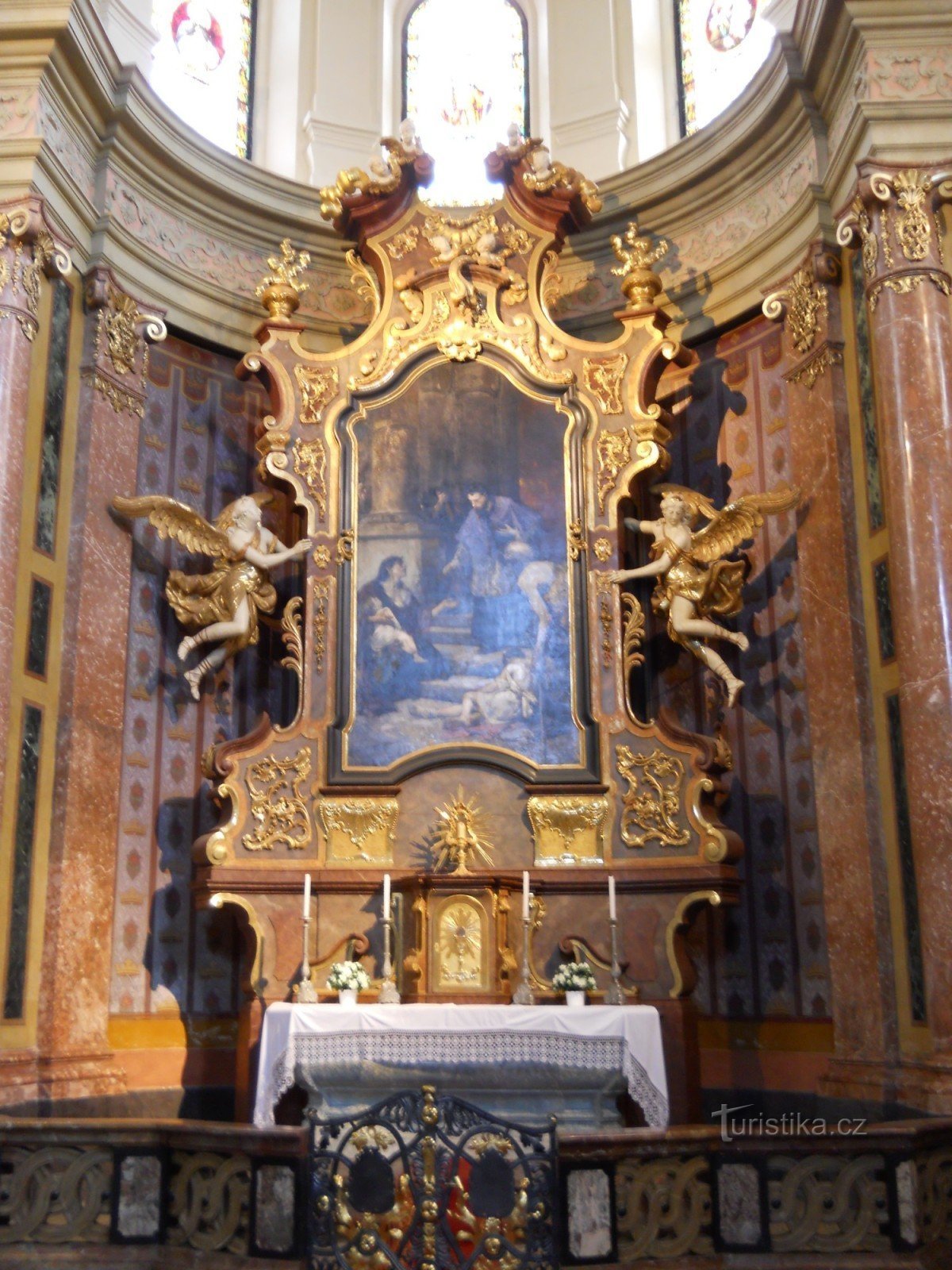 Iglesia de San Juan de Nepomuck - hl. altar