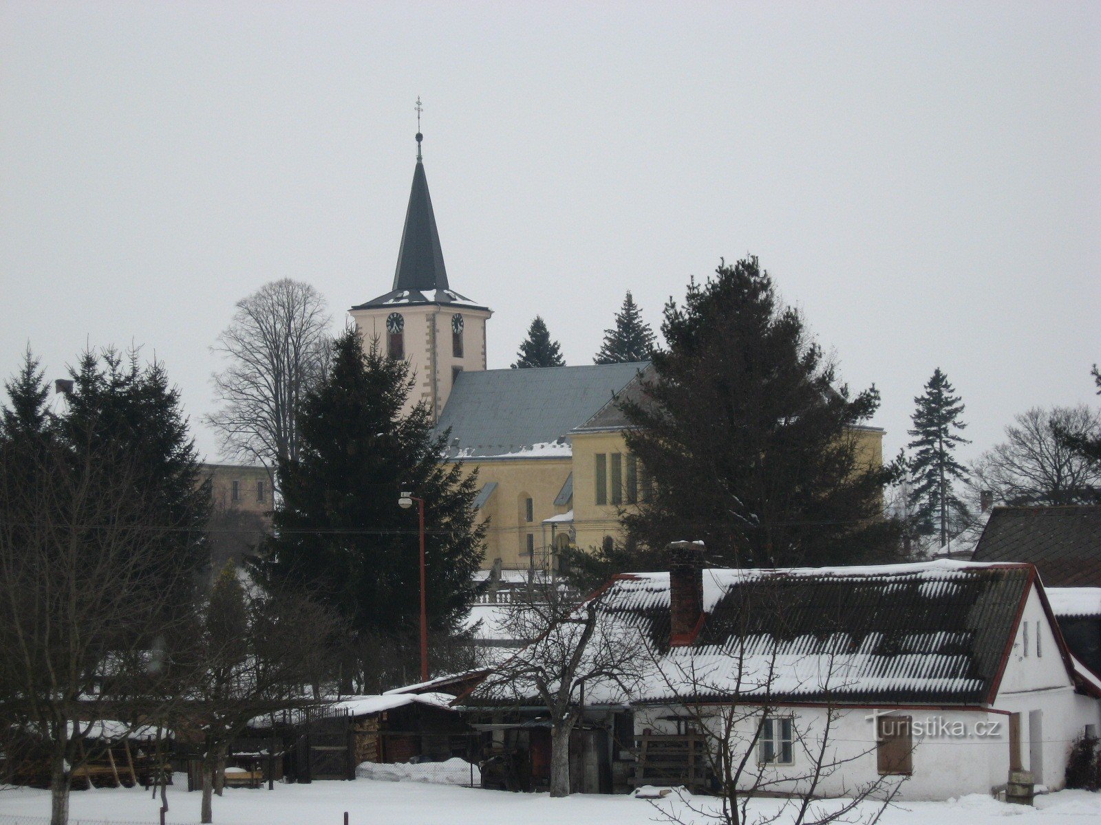 Biserica Sf. Gheorghe, parohie in stanga