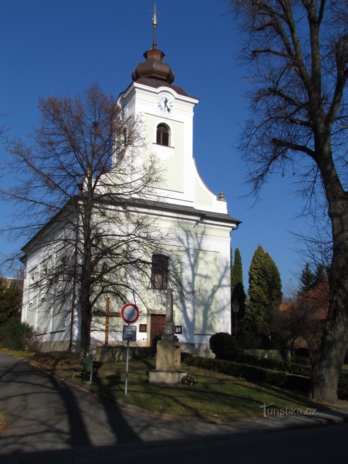 ルコフの聖ヨセフ教会と牧師館