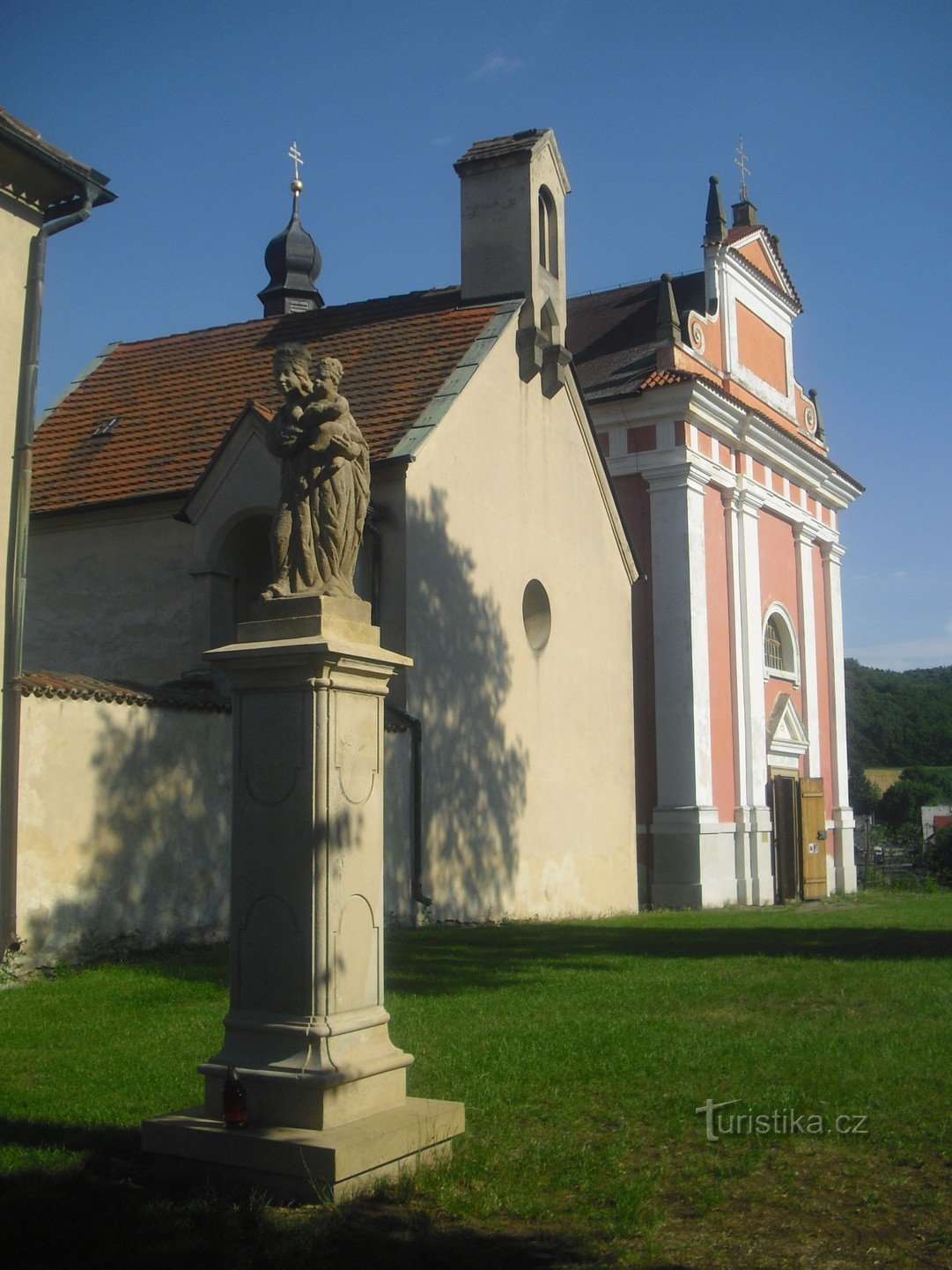 Kostel sv. Kateřiny v Tetíně